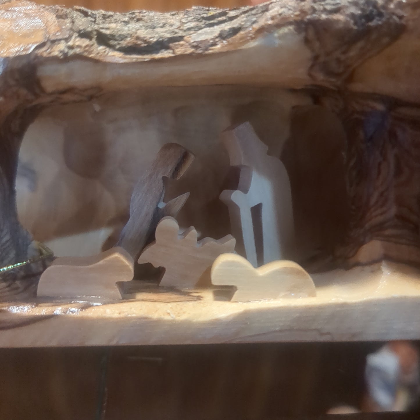 Small Grotto nativity carved in olive wood Branch - 3"x5" n3