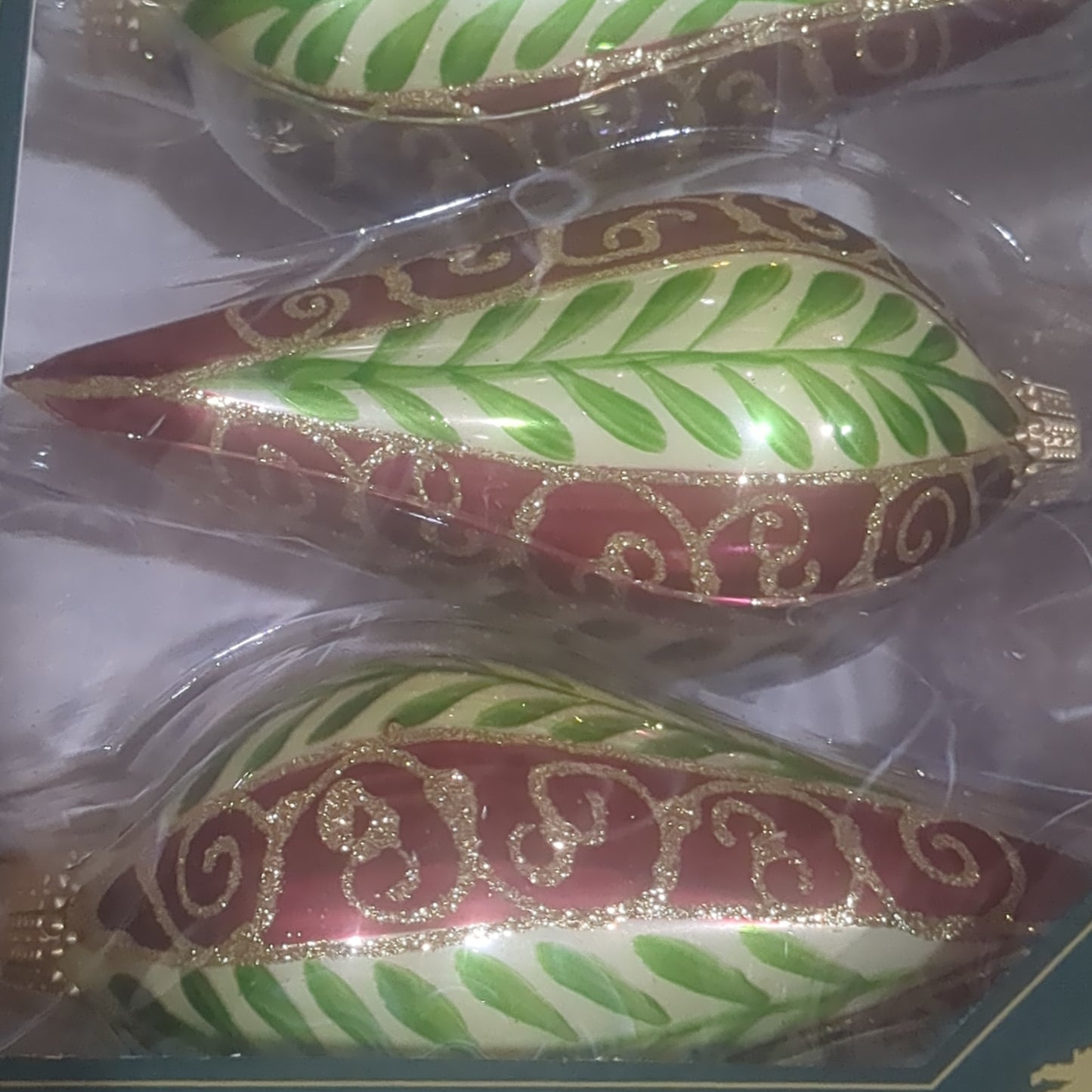 Ornament Chablis Gold Shapes Leaves Scrolls Gold Caps tear droo