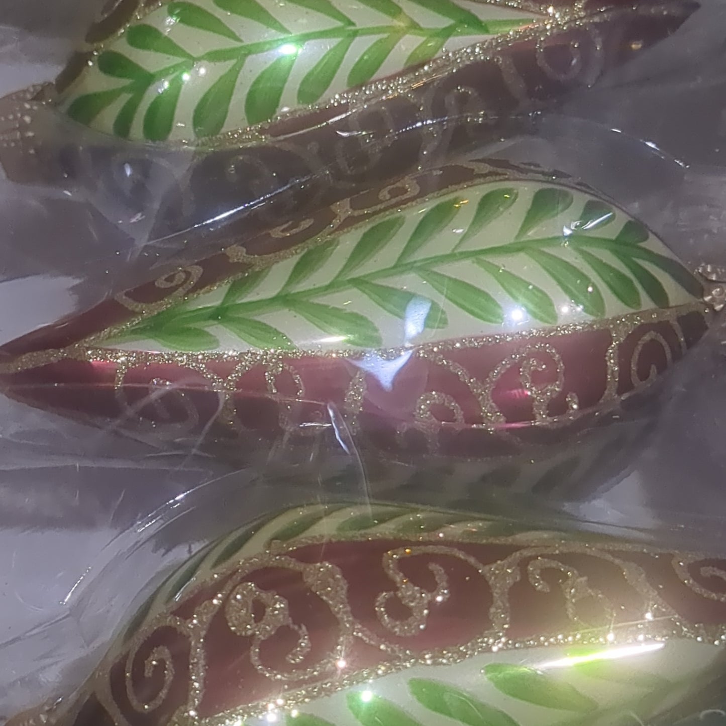 Ornament Chablis Gold Shapes Leaves Scrolls Gold Caps tear droo