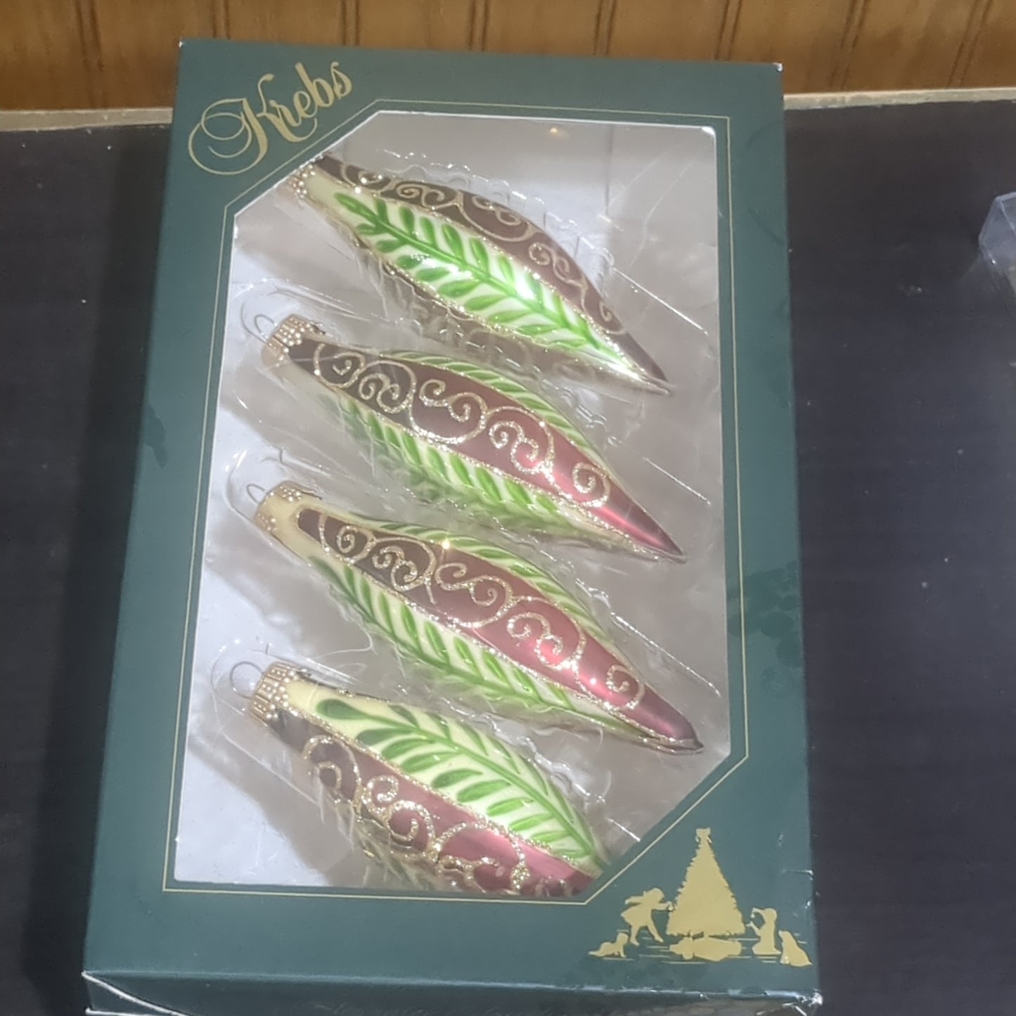 Ornament Chablis Gold Shapes Leaves Scrolls Gold Caps skinny oval