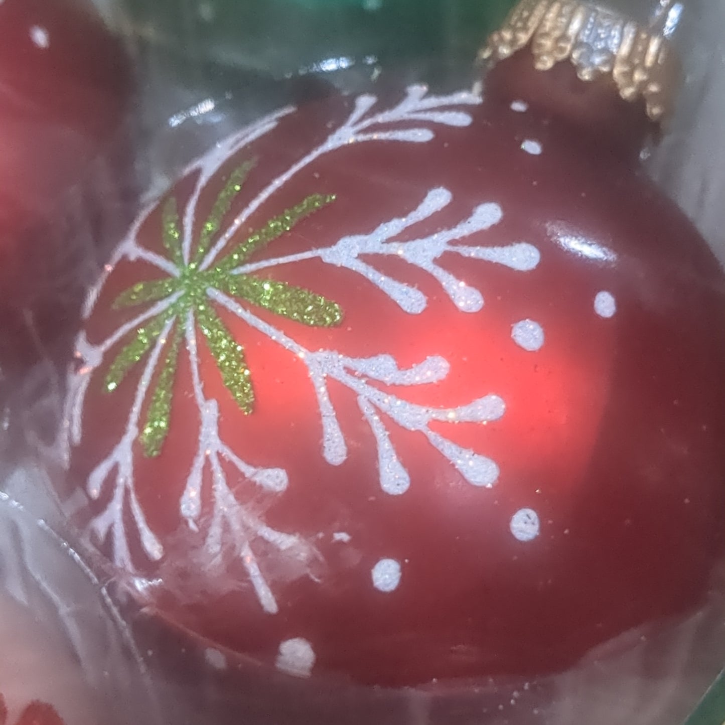 Ornament Silver Pearl/Red/Green Velvet Color 2 5/8" Thin Snowflakes