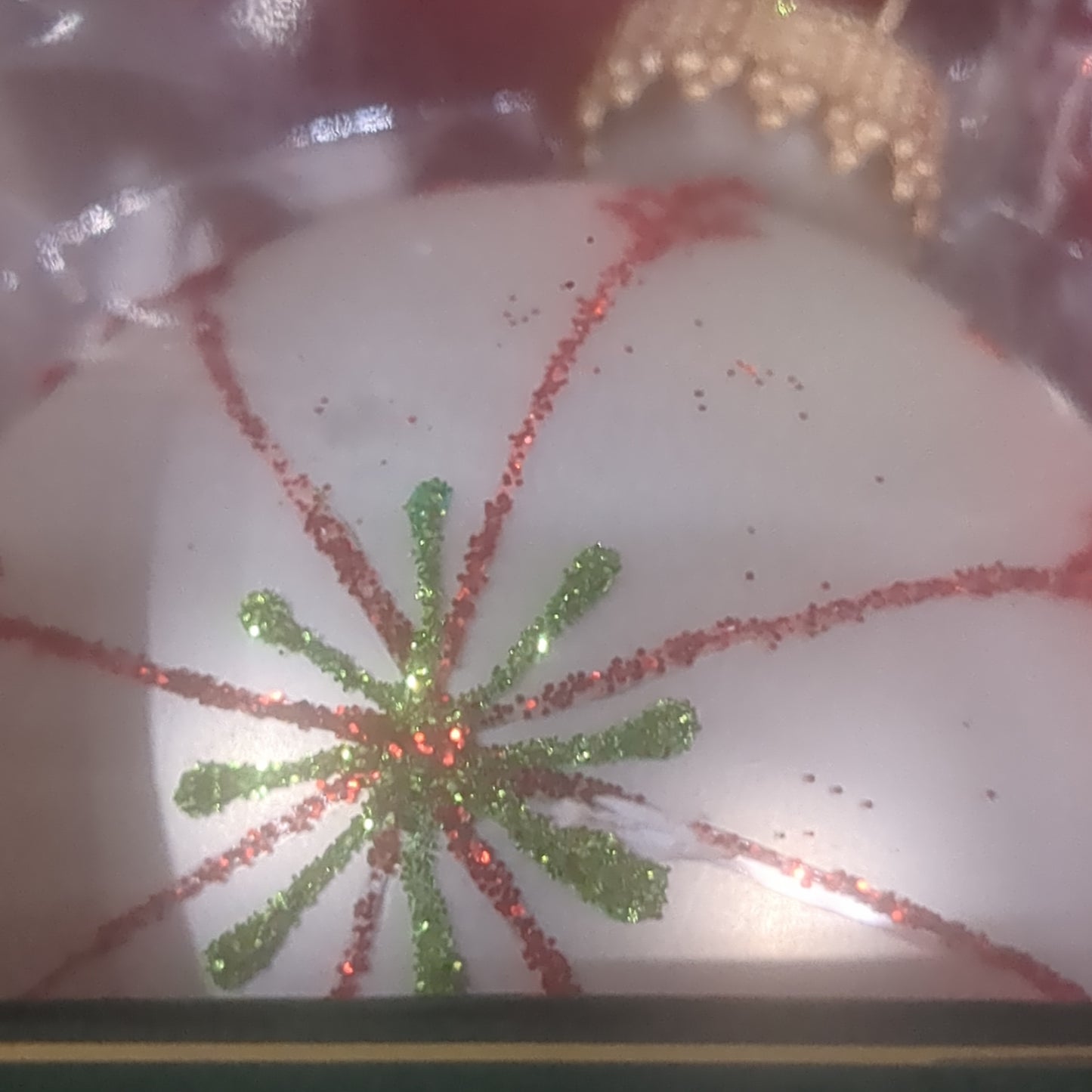 Ornament Silver Pearl/Red/Green Velvet Color 2 5/8" Thin Snowflakes