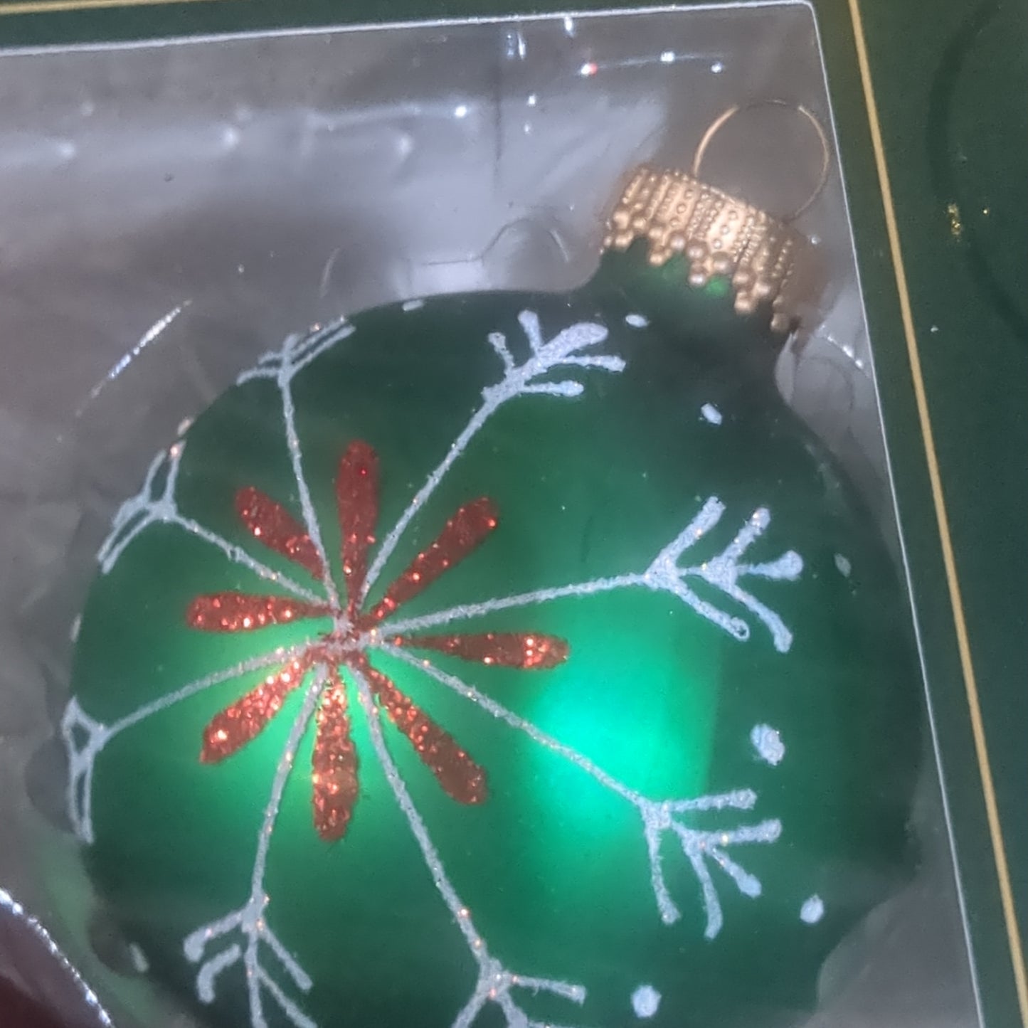 Ornament Silver Pearl/Red/Green Velvet Color 2 5/8" Thin Snowflakes