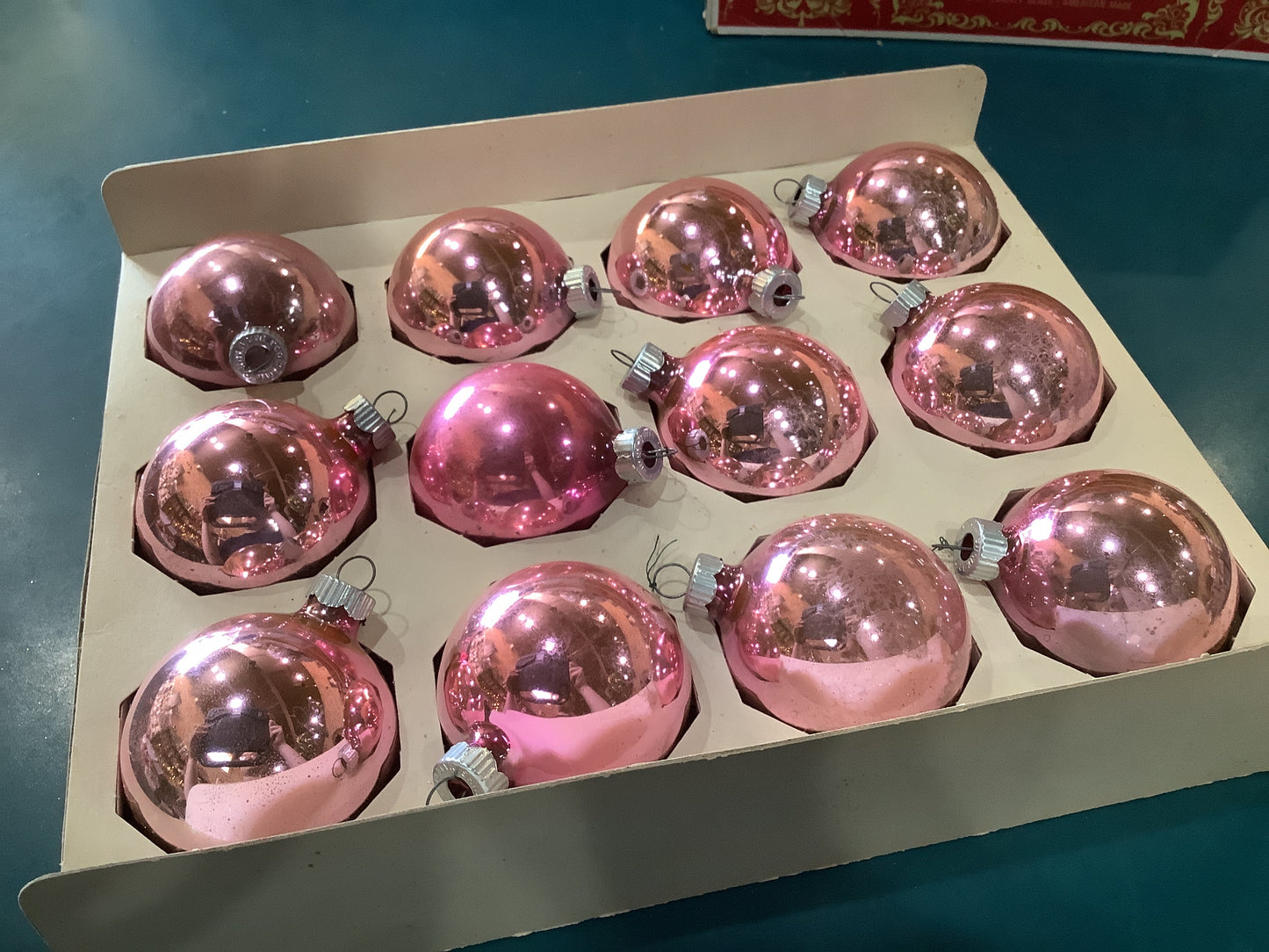 Bo10 box of shiny bright pink ornaments 2 1/4"