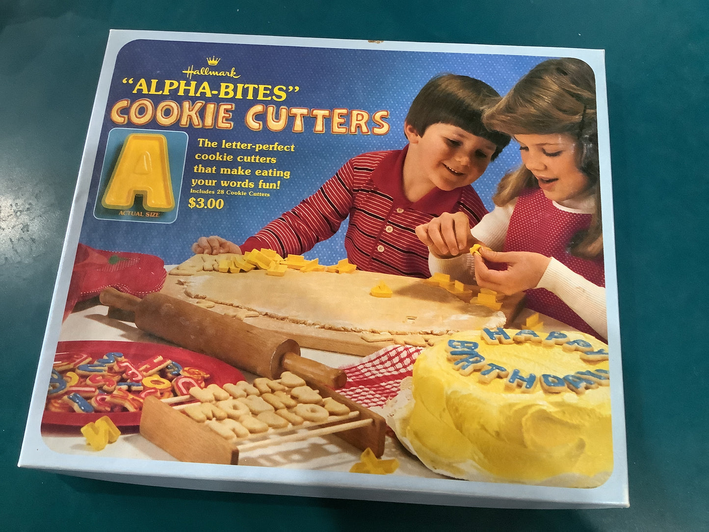 C6 vintage Hallmark Alpha-bites cookie cutters