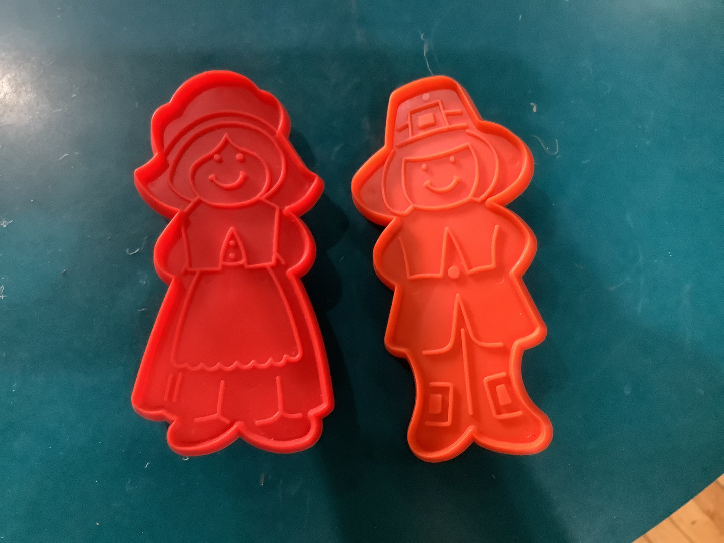 CT2 Vintage Hallmark Pilgrim cookie cutters