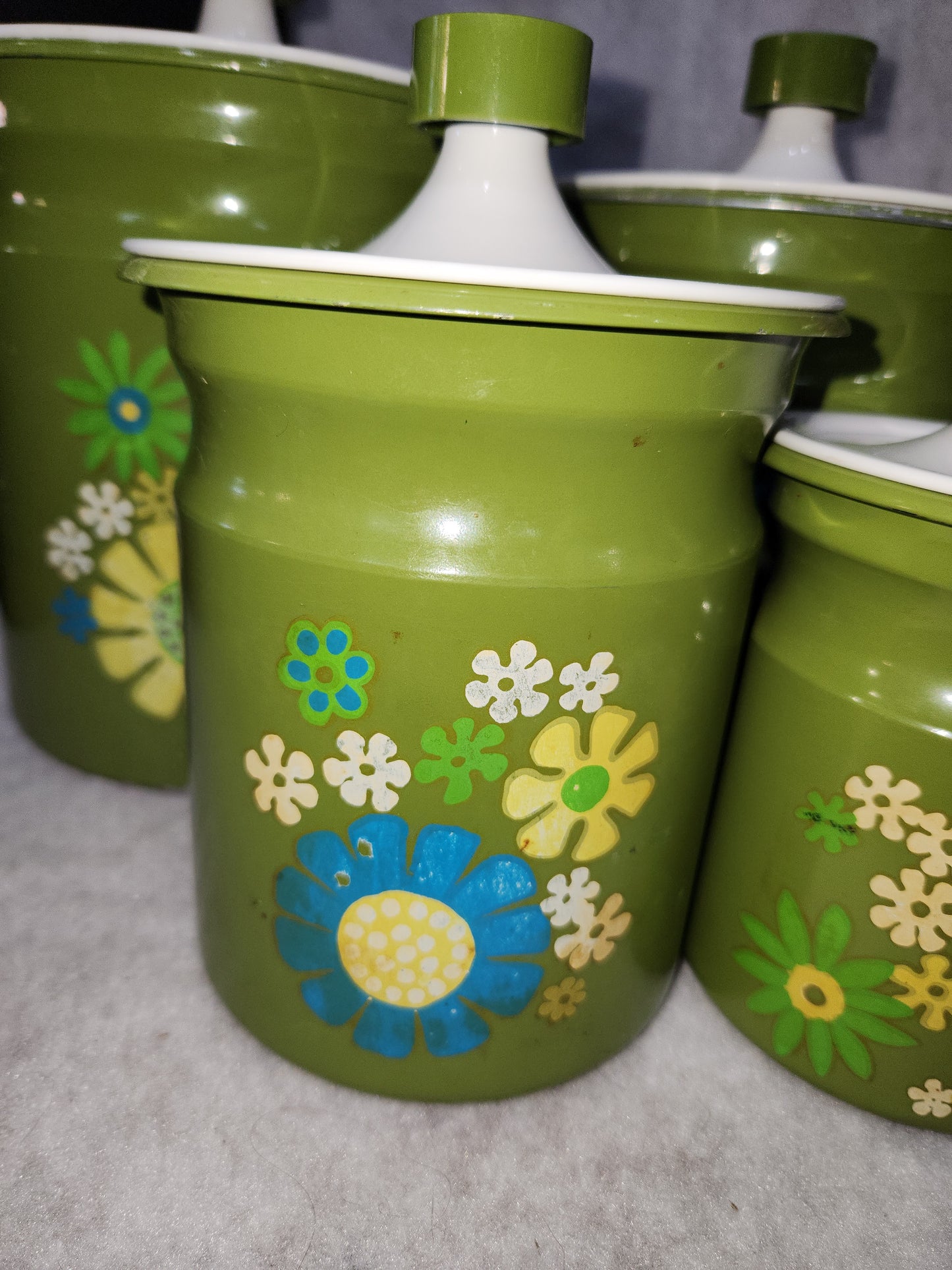 Vintage Kromex Floral Metal Canister Set 4 Avocado green. Can78