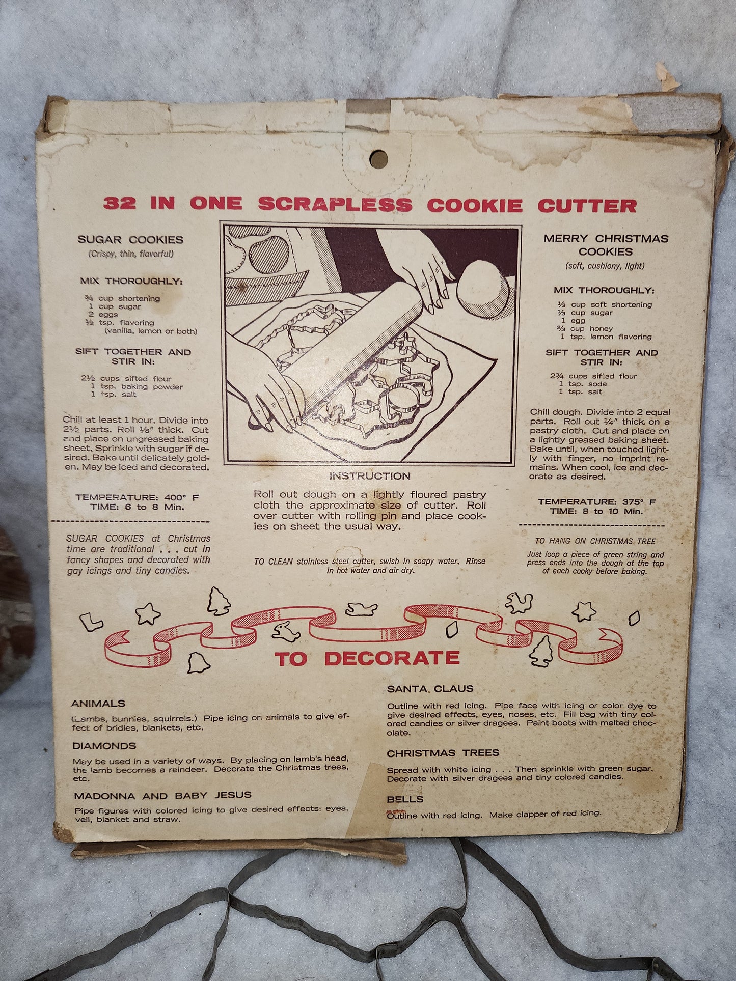 CC21 vintage 32 in 1 scrapless stainless steel cookie cutter