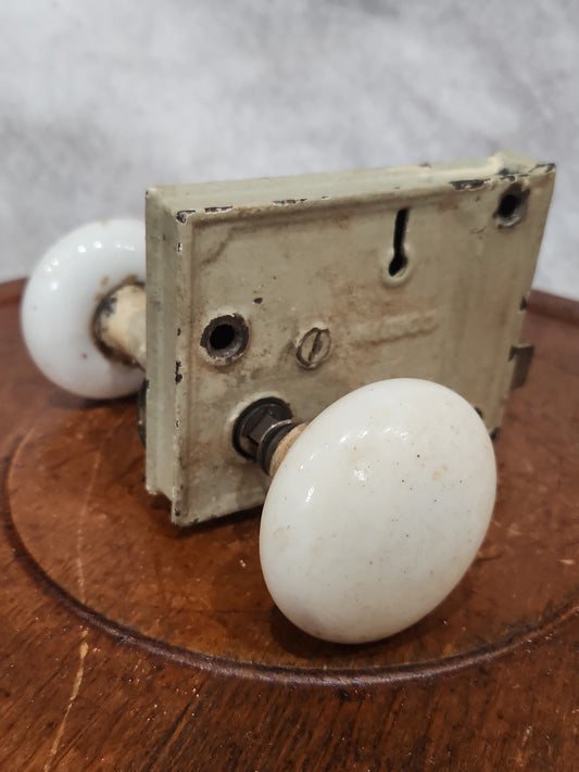 Kn5 Antique White Door Knob and Lock Set kn5