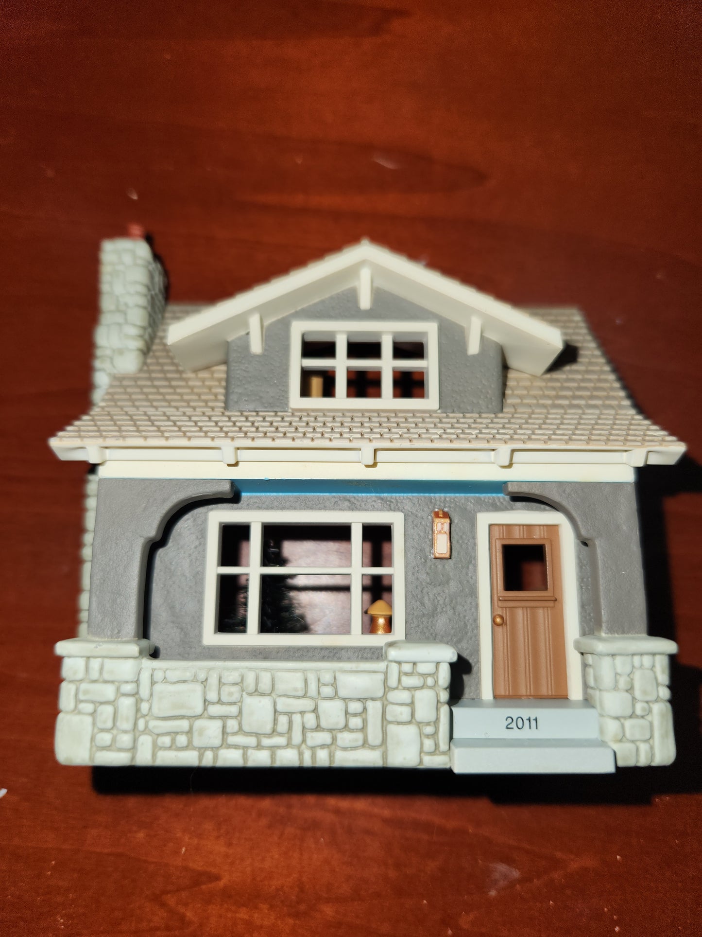 hh2011 Hallmark house arts and crafts bungalow.