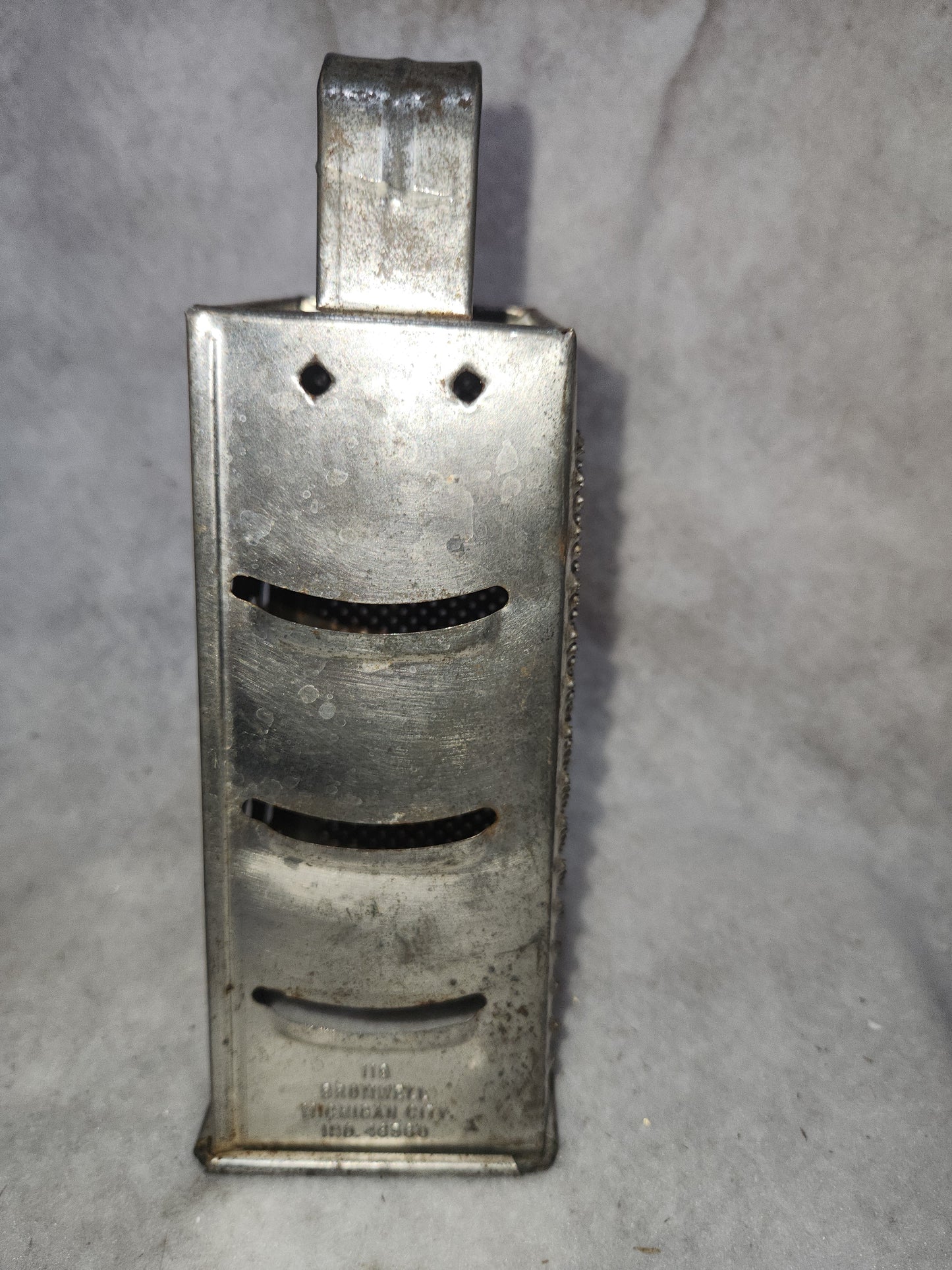 VINTAGE Bromwell Metal Box Grater Cutter Shredder Slicer has 4 sides patina Michigan City sh32