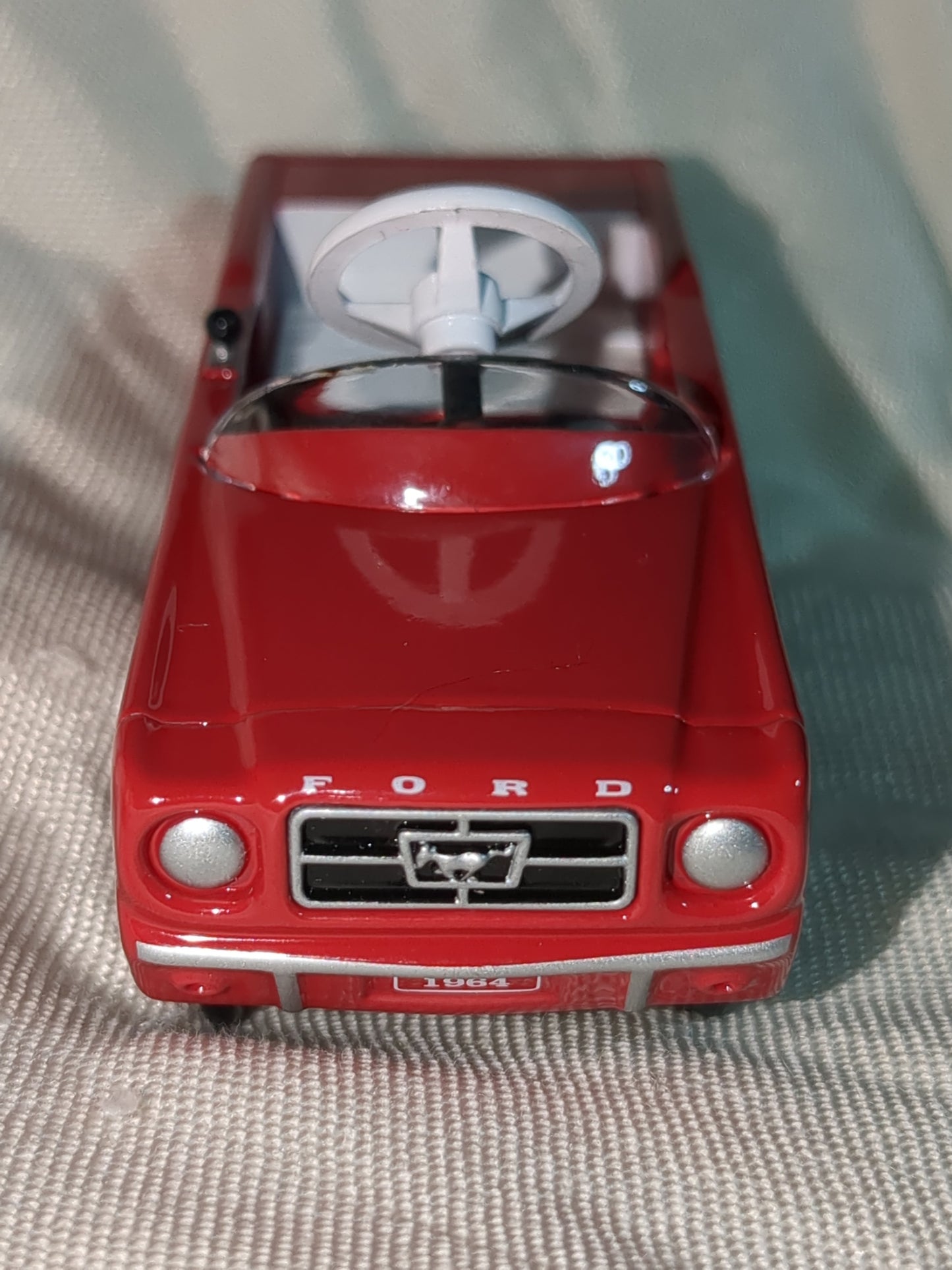 Hallmark 2006 ornament Ford mustang kiddie car HH410