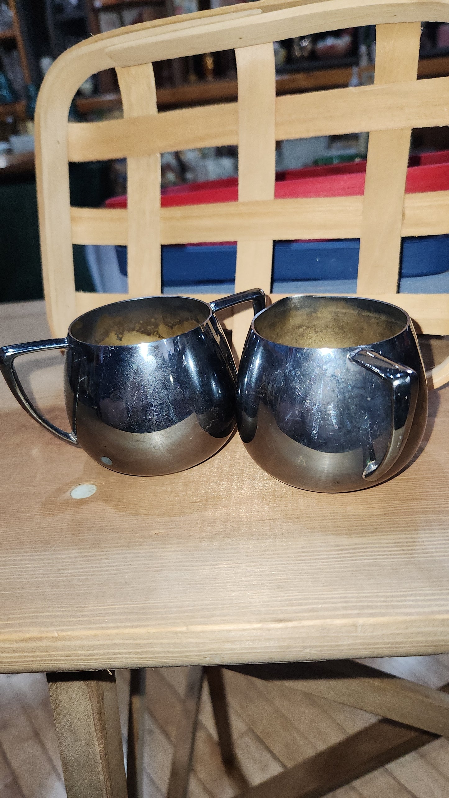 Antique vintage Empire Crafts silver plated creamer and sugar bowl. with bags and box ss98 wn6