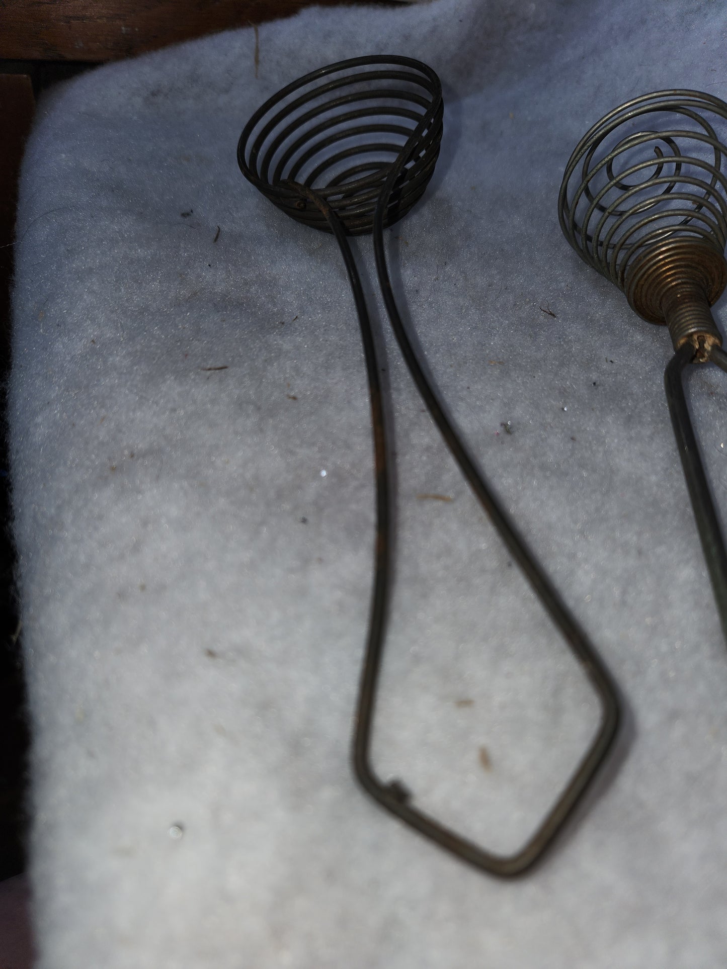 Vintage 2 piece kitchen  metal wire coil beehive egg separator & wire coil whisk kit77