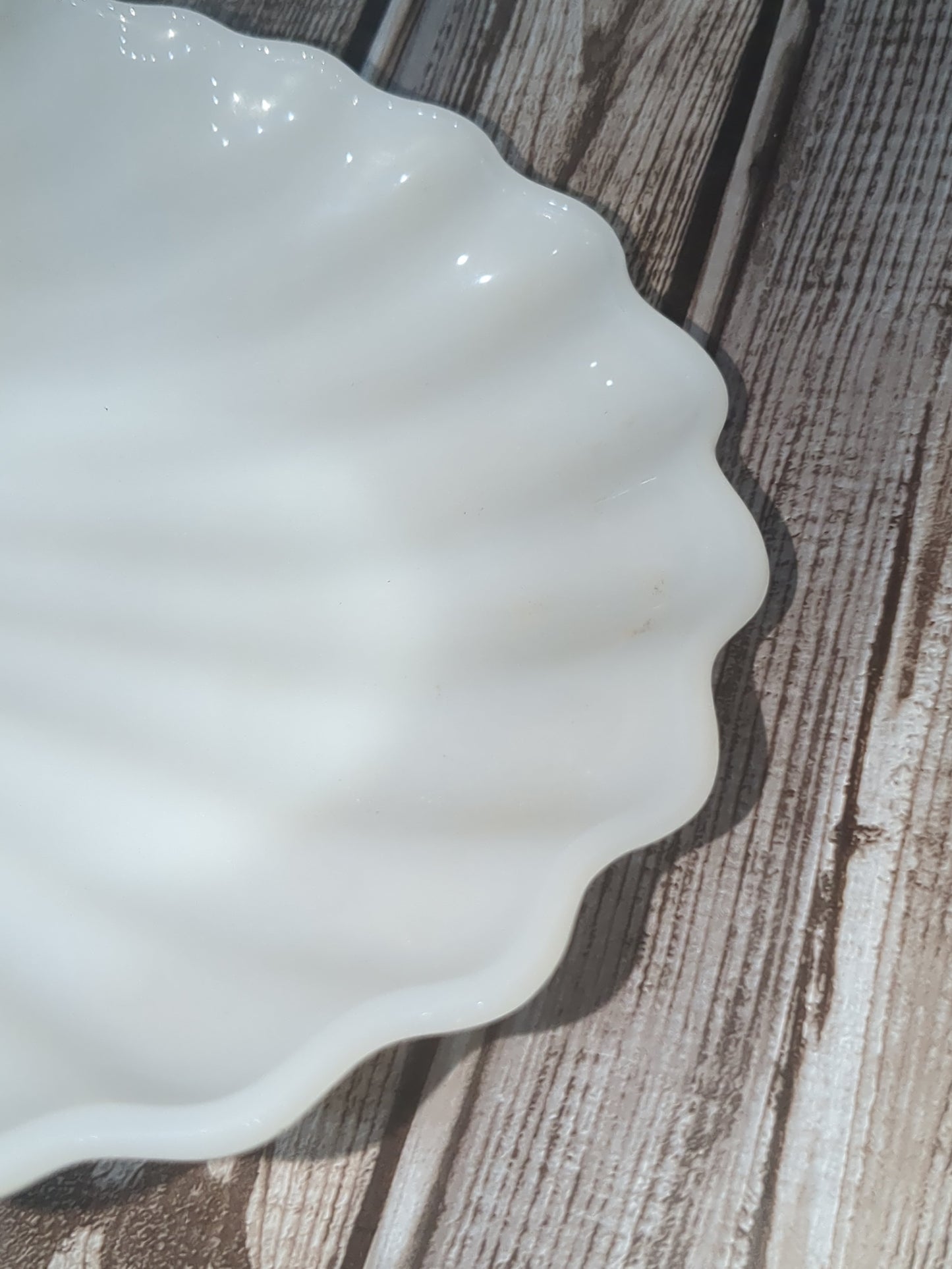 Vintage milk glass shell trinket dish or soap dish or ring dish g299