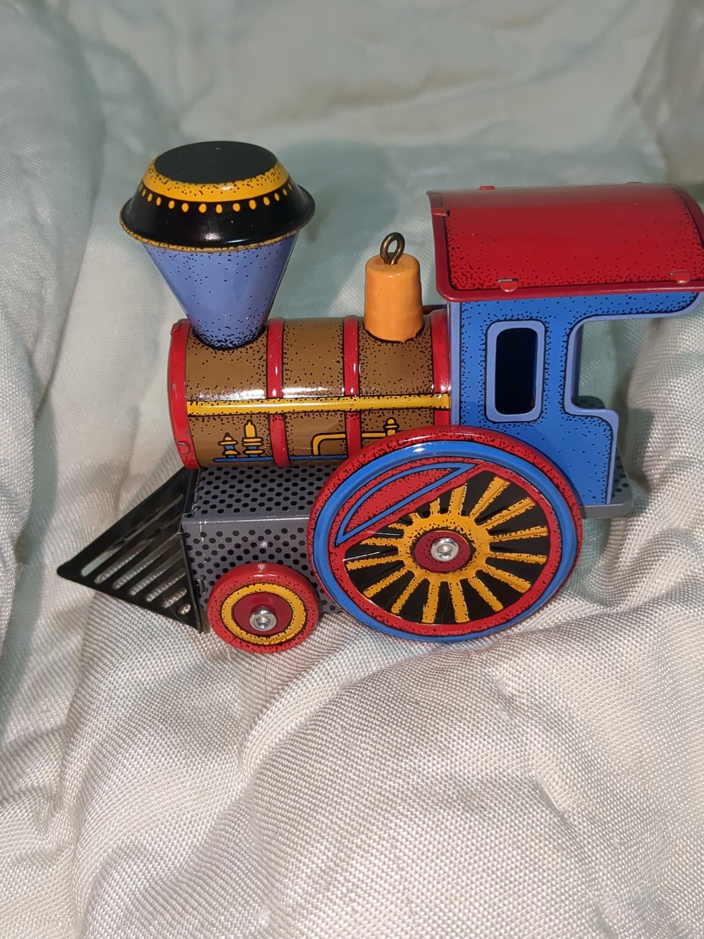 Vintage Hallmark tin locomotive series train #7 HH296