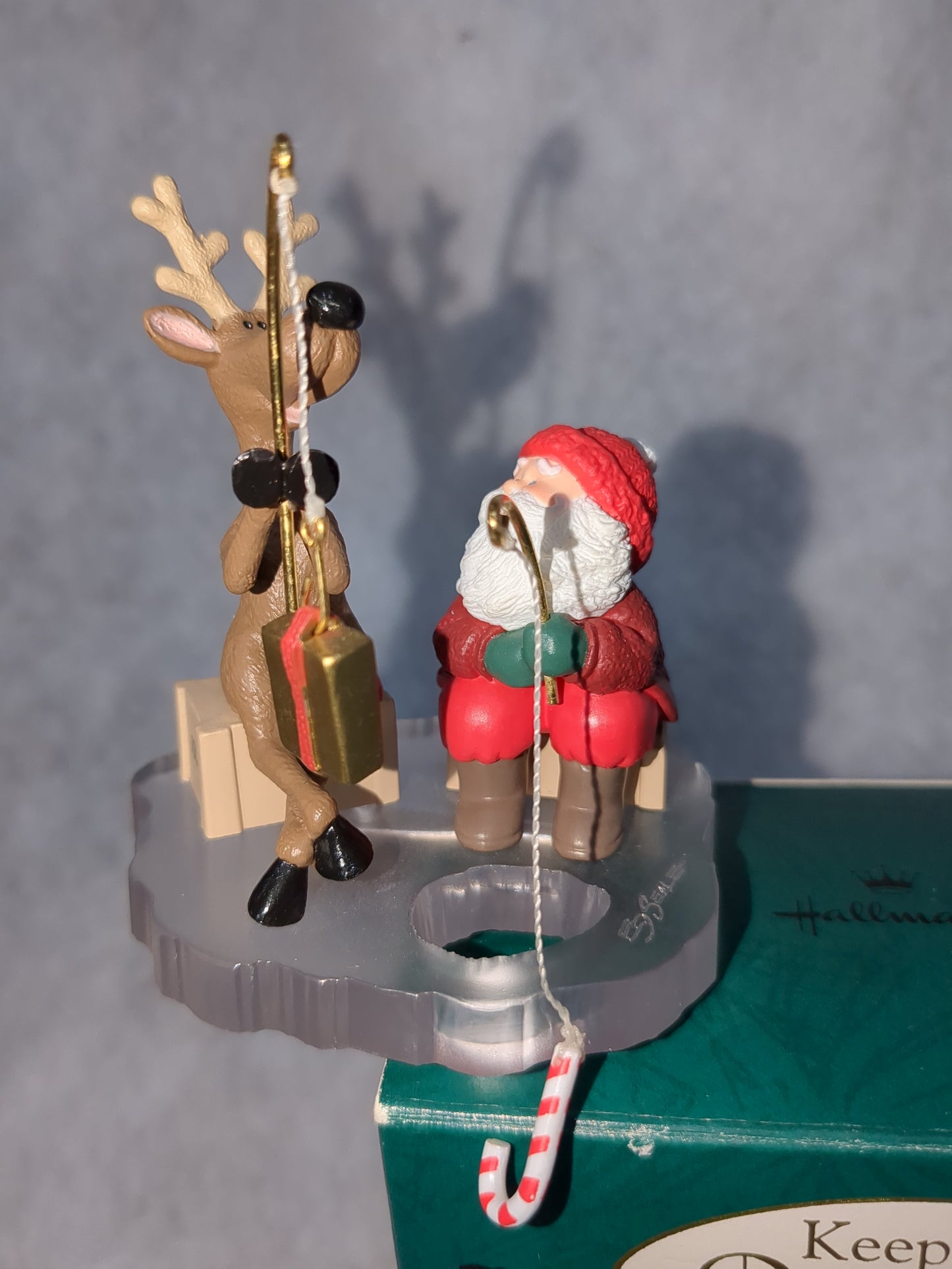 Hallmark keepsake Collectors Club ornament Fishing for Fun 1995 ho48