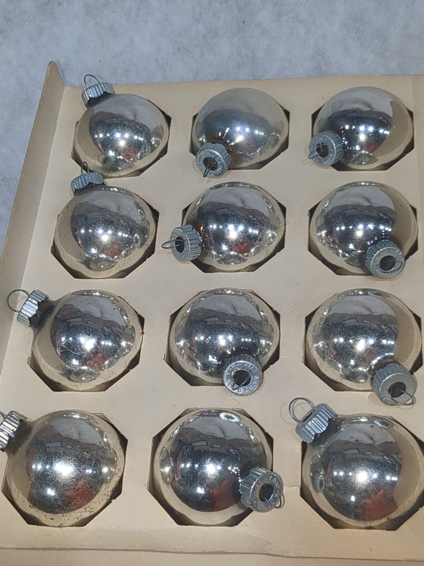 box of Shiny Brite silver ornament 1 1/2" bo5