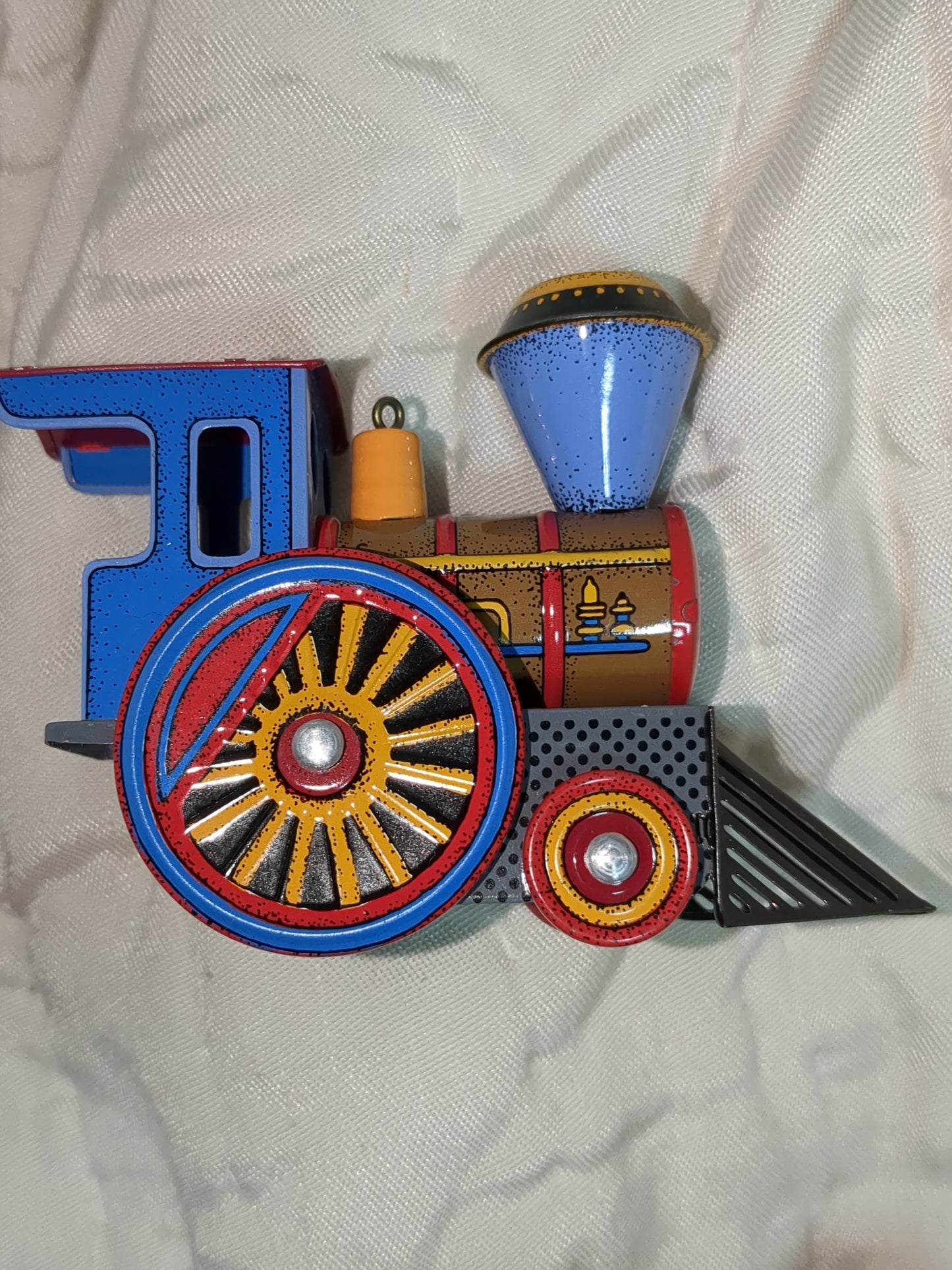 Vintage Hallmark tin locomotive series train #7 HH296