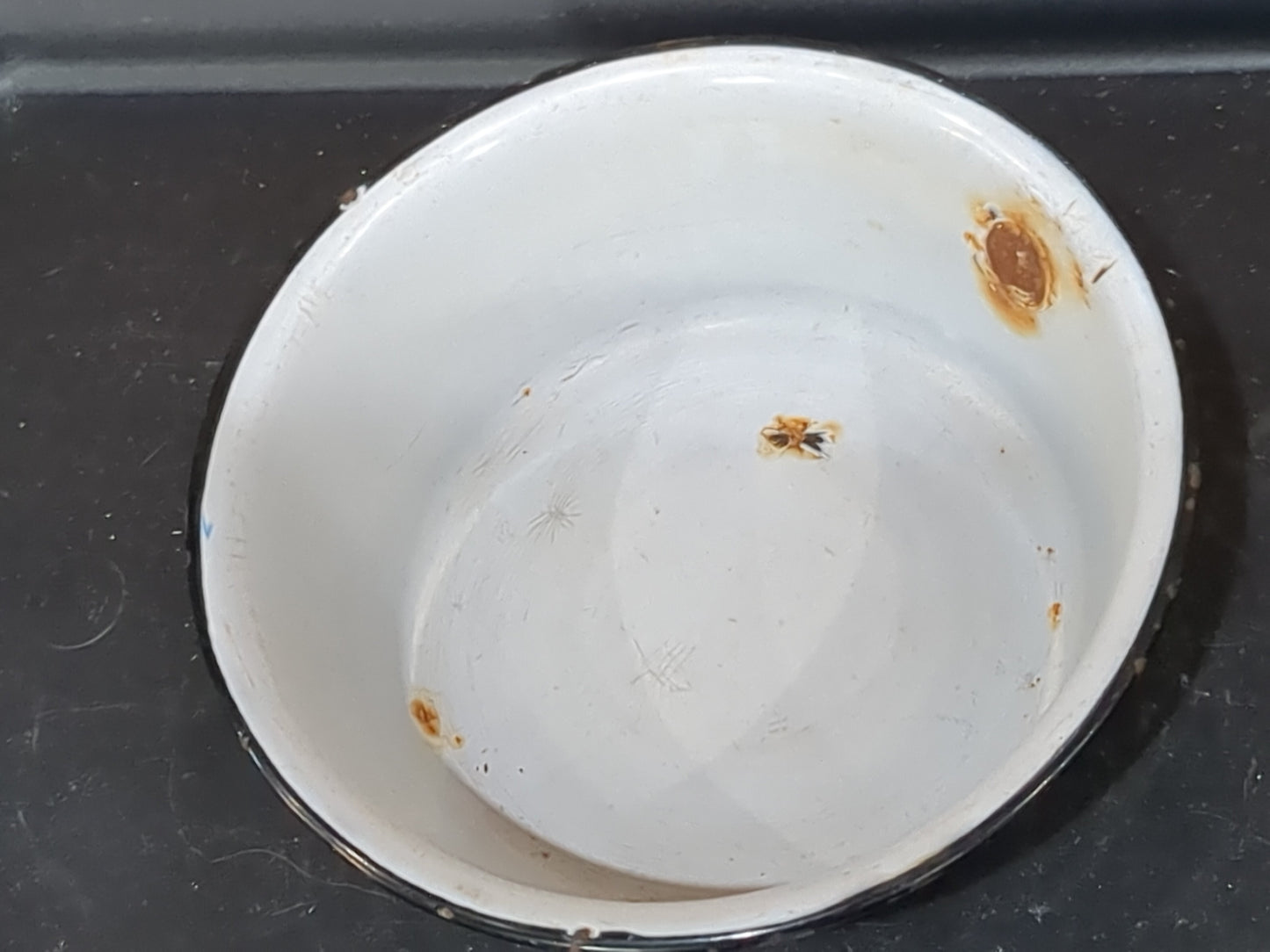 Vintage lighter blue enamel bowl en765
