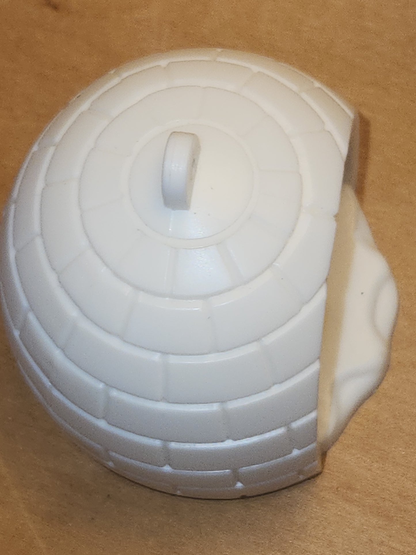 Vintage Avon Tree Ornament Winter Fun Igloo Penguin Christmas Tree 1983 av043