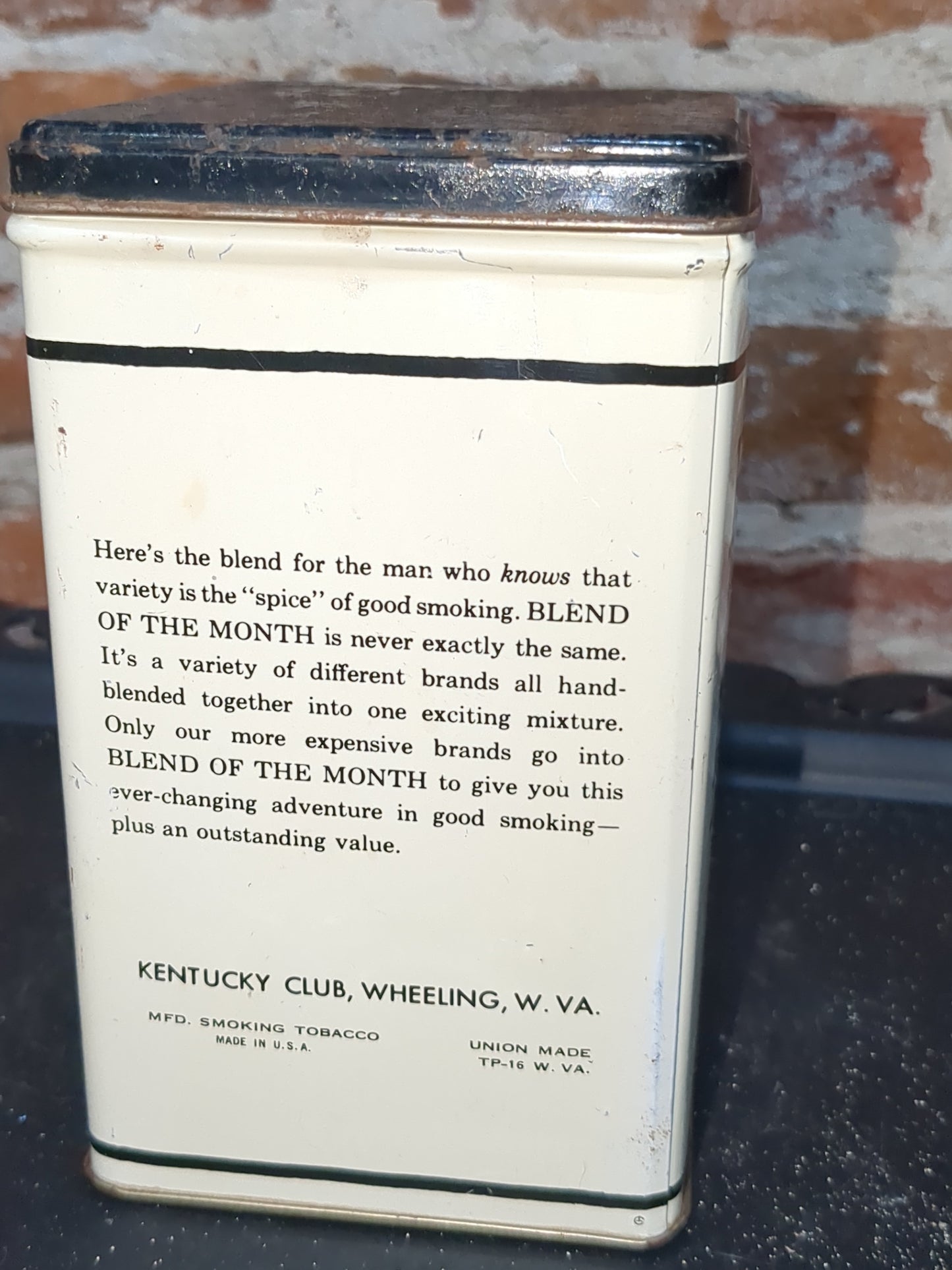 Vintage Blend of the Month tobacco Kentucky Club Wheeling west virginia tin tin970