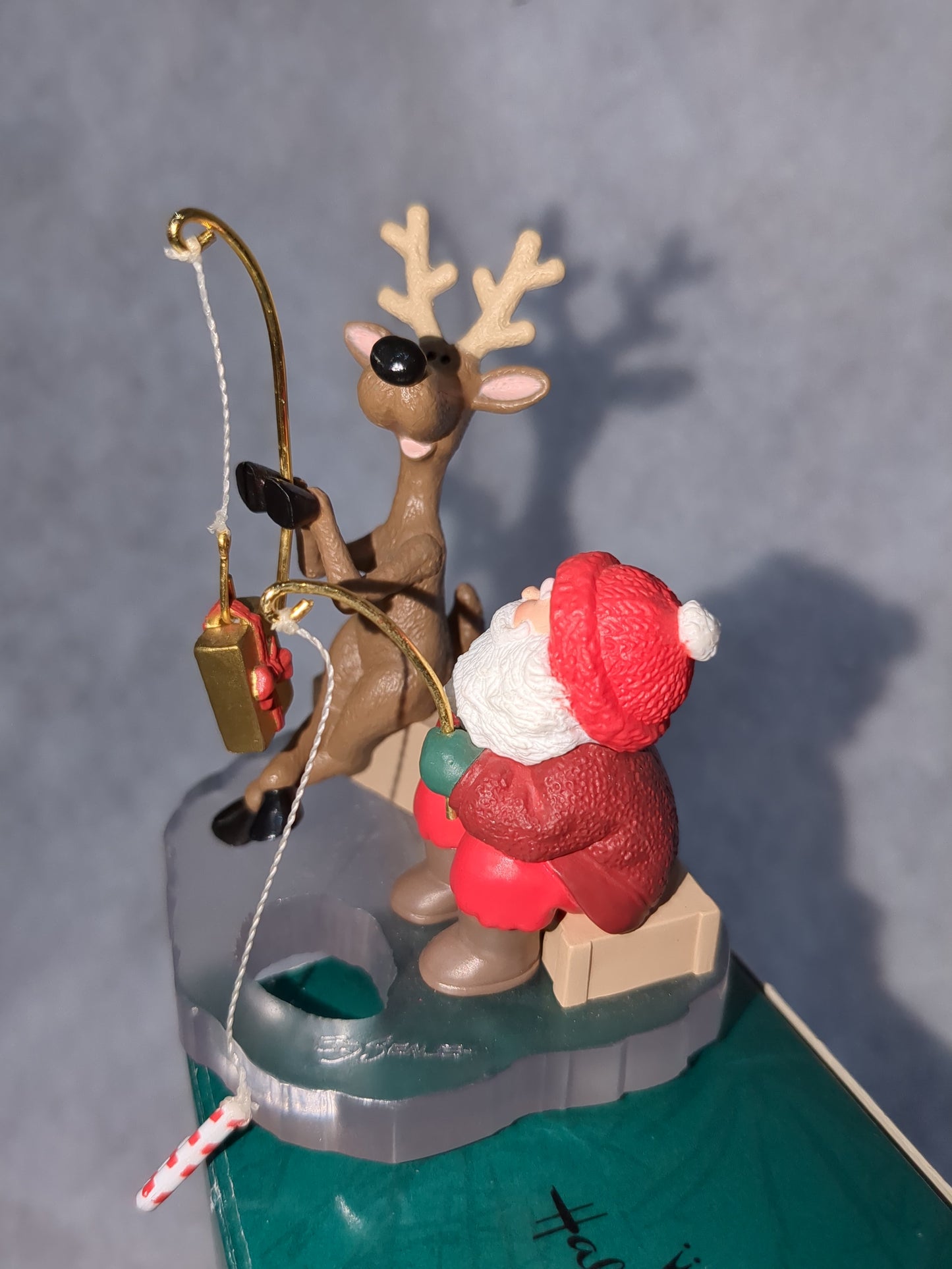 Hallmark keepsake Collectors Club ornament Fishing for Fun 1995 ho48
