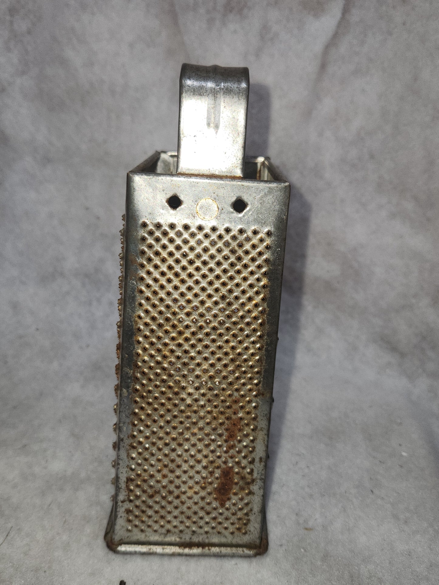 VINTAGE Bromwell Metal Box Grater Cutter Shredder Slicer has 4 sides patina Michigan City sh32