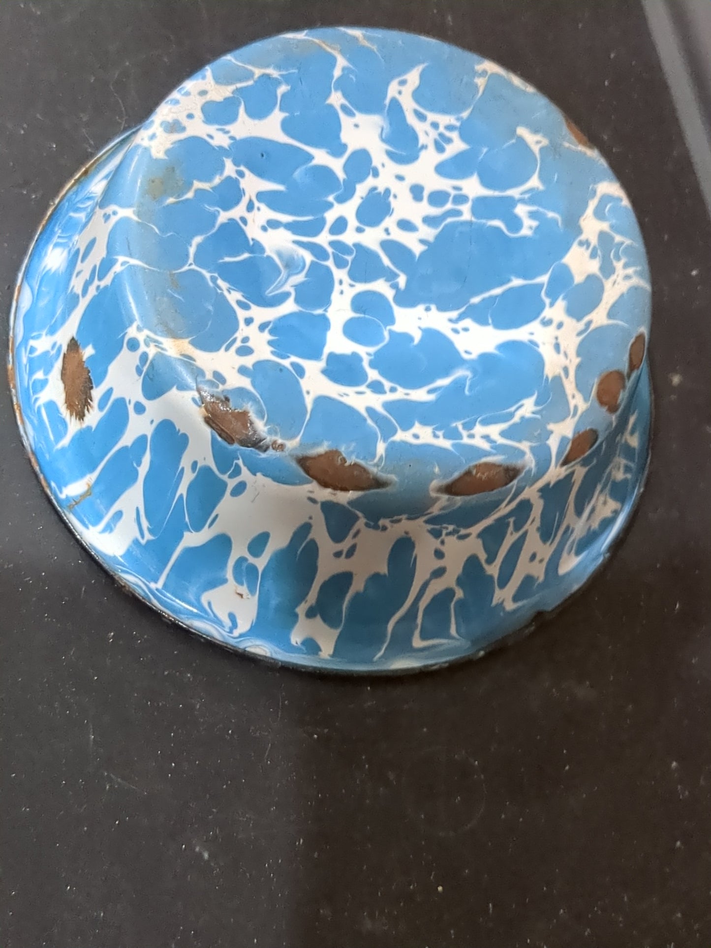 Vintage lighter blue enamel bowl en765