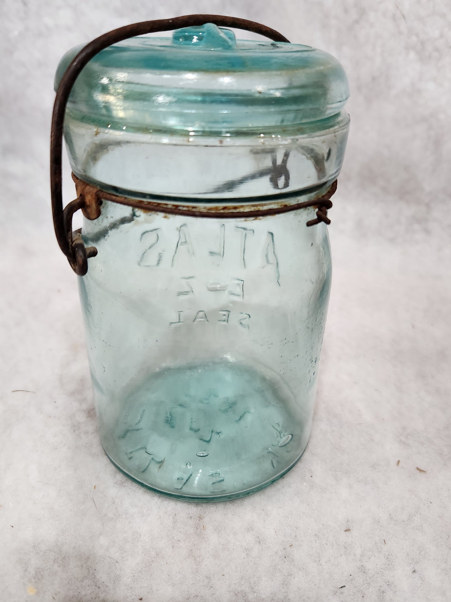 Vintage ATLAS E-Z SEAL Blue Mason Pint Jar glass lid Wire Bail Trade Mark Reg cornflower light aqua blue jar88