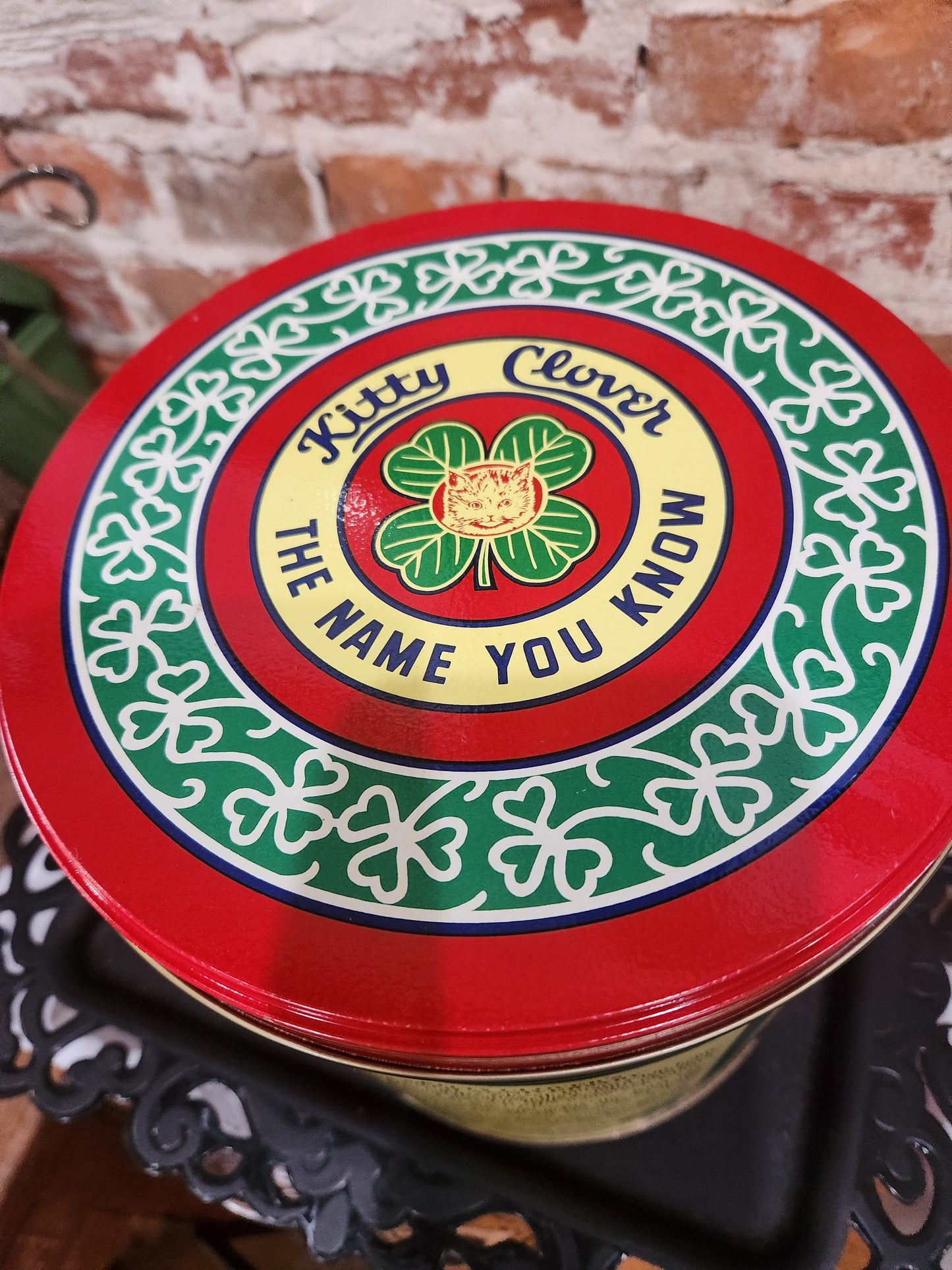 Vintage Kitty Clover Potato Chip Tin 50th Anniversary Limited Edition 14oz 1982 tin1982