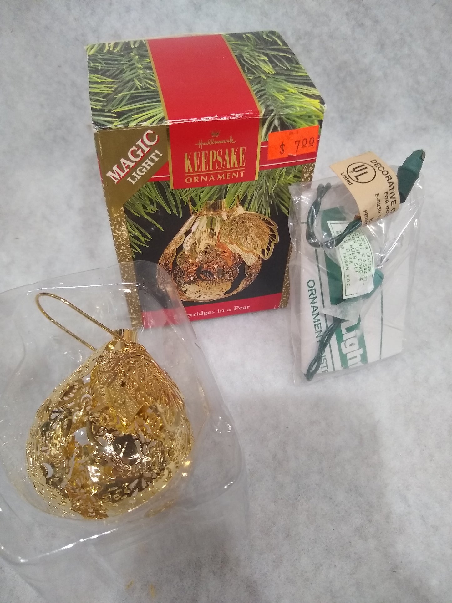 Vintage 1986 Hallmark Keepsake ornament Twelve Days of Christmas Partridge in a Pear Tree ho987