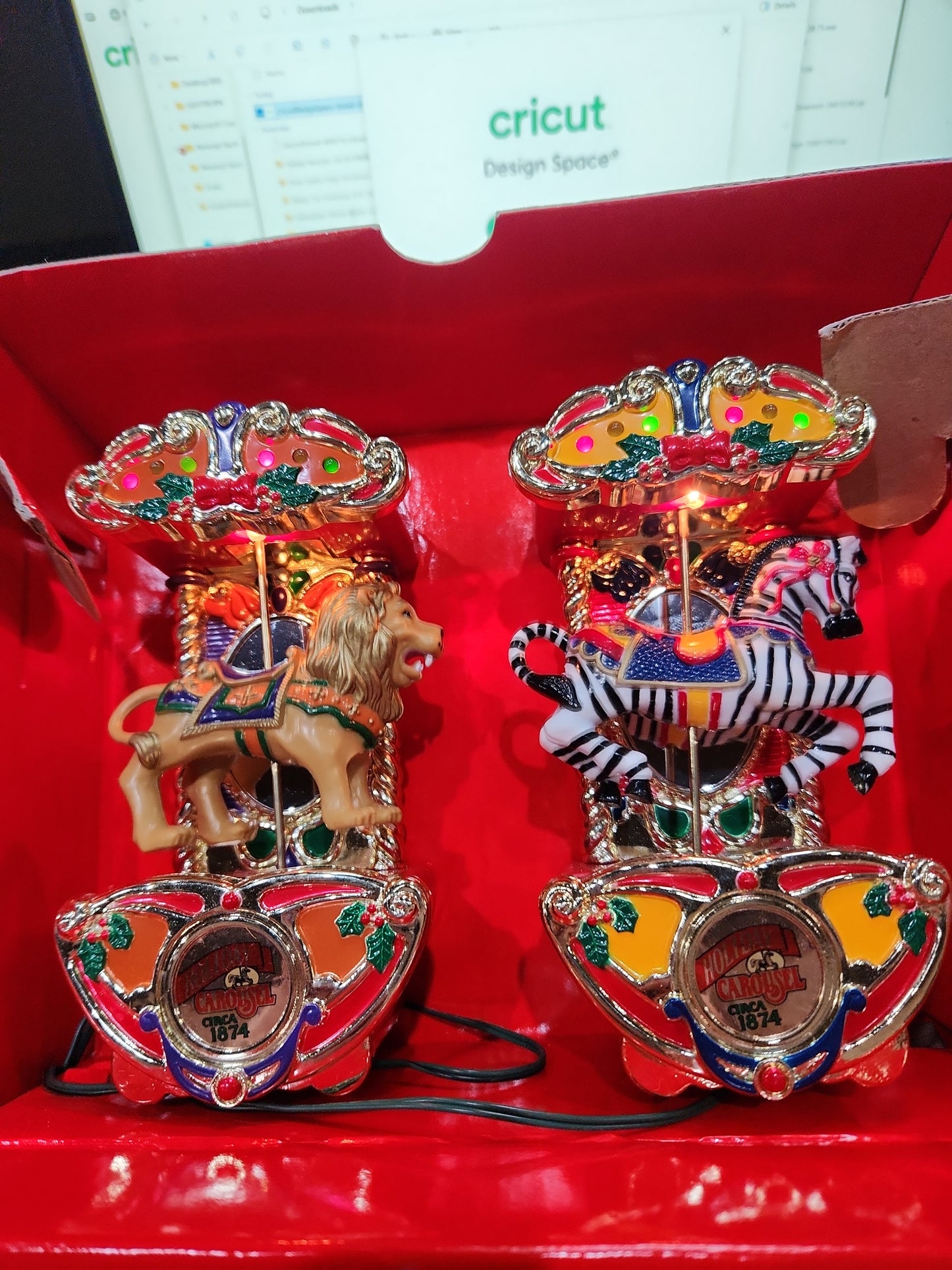Vintage Mr Christmas Holiday Carousel Ornaments Circa 1874 Circus Animals Lion Zebra car50