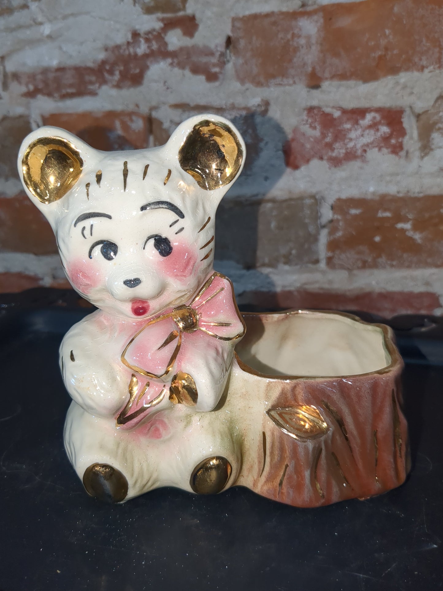 Vintage Shafer bear planter with pink bow pl0023