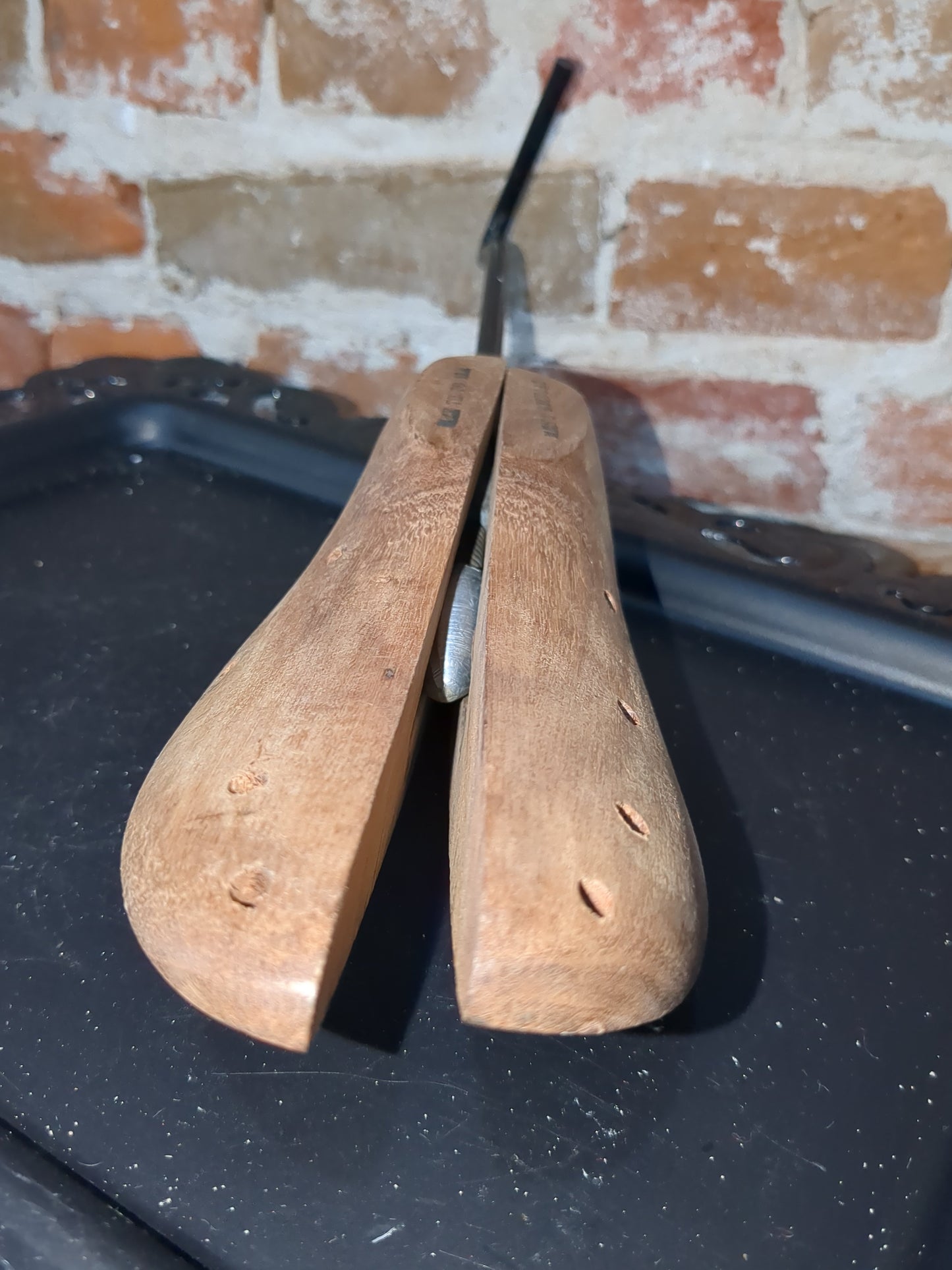 Vintage Shoe Stretcher Mens Medium 7D-11A Wooden & Metal Parts Made In Taiwan sh775