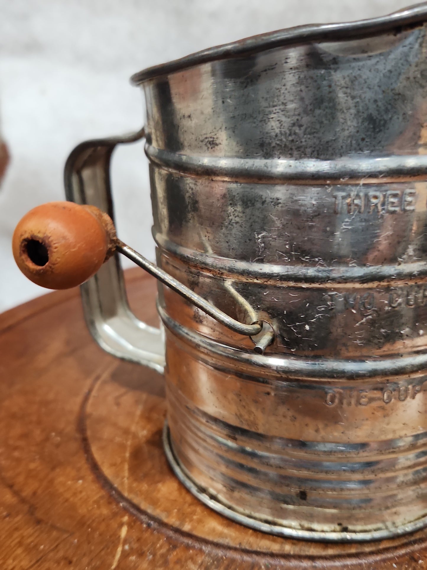 Vintage Bromwell’s 3 Cup Crank Handle Sifter metal and wood crank fs90