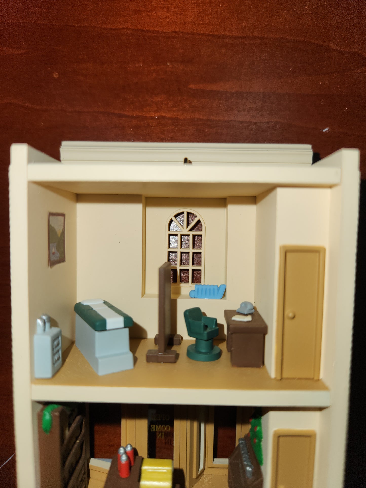 HH1998 Grocery Ornament Hallmark Nostalgic Houses. NO BOX