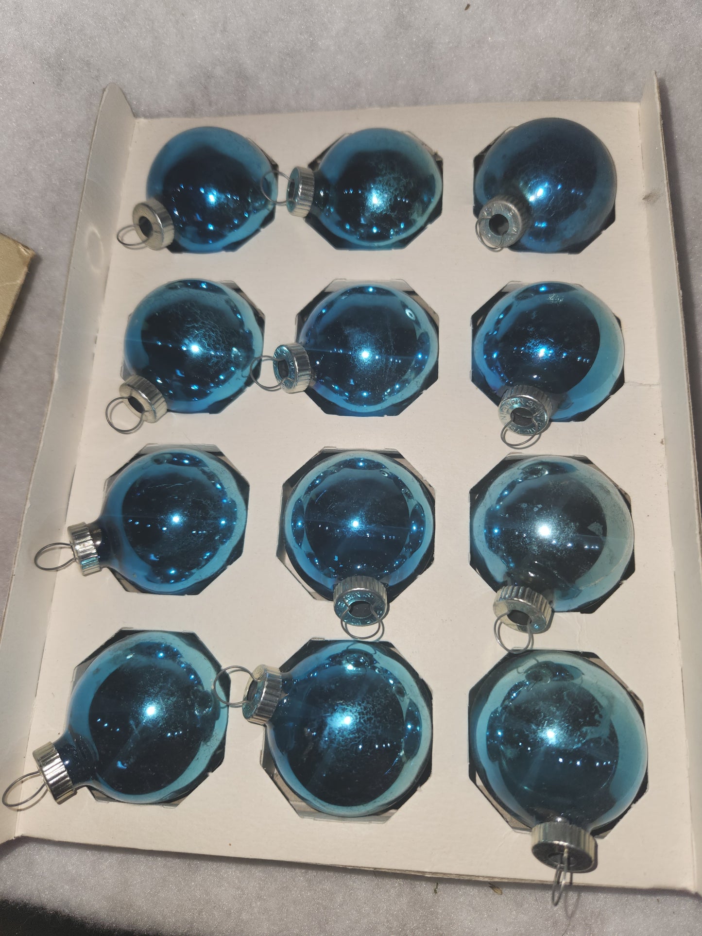Box of Shiny Brite Brite turquoise ornament 1 1/2" bo61