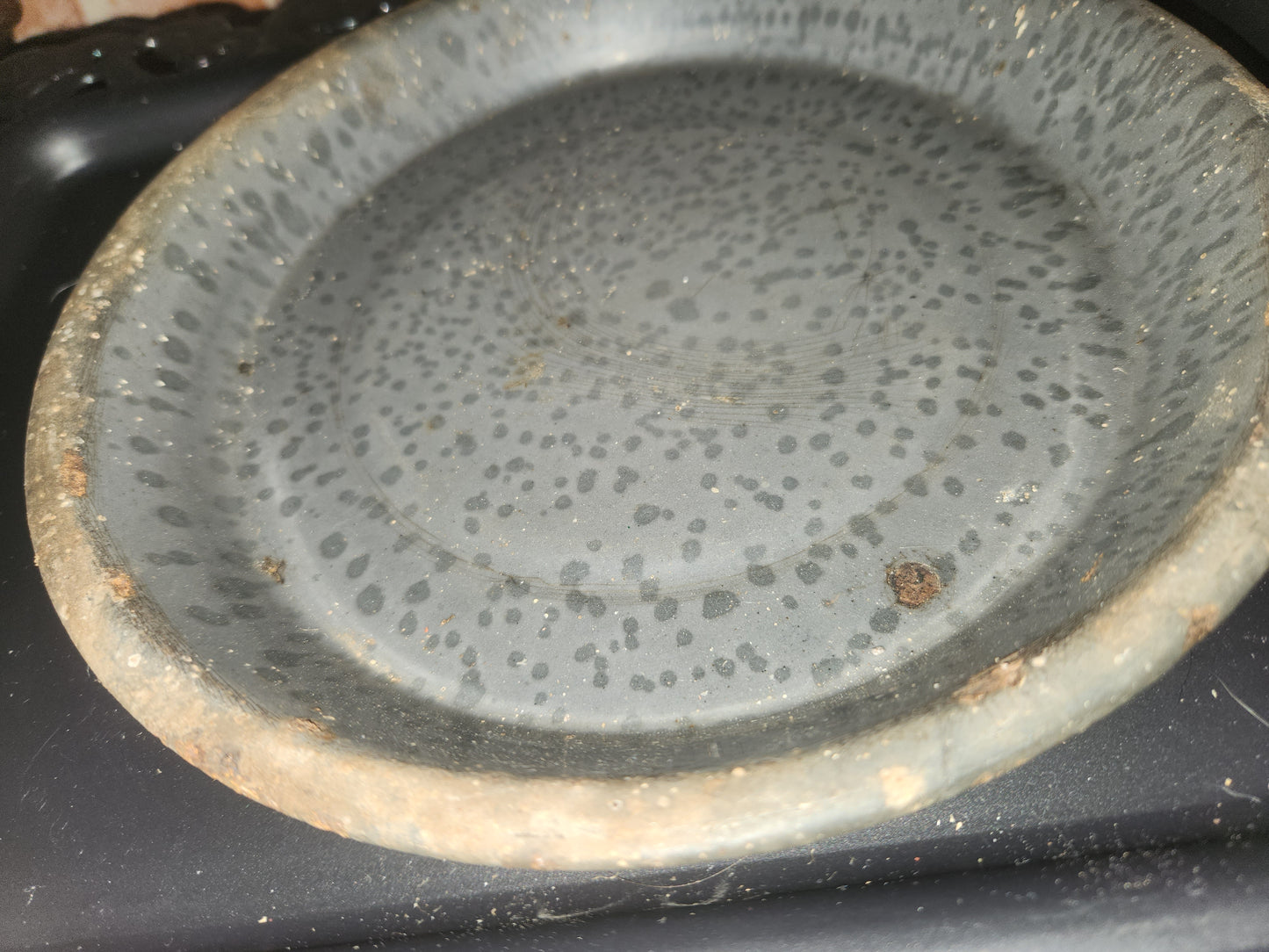 Vintage gray splotched enamel pie pan enm1
