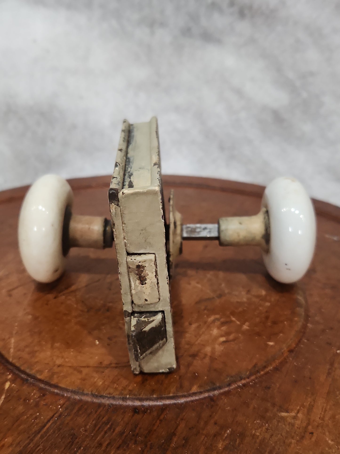 Kn5 Antique White Door Knob and Lock Set kn5