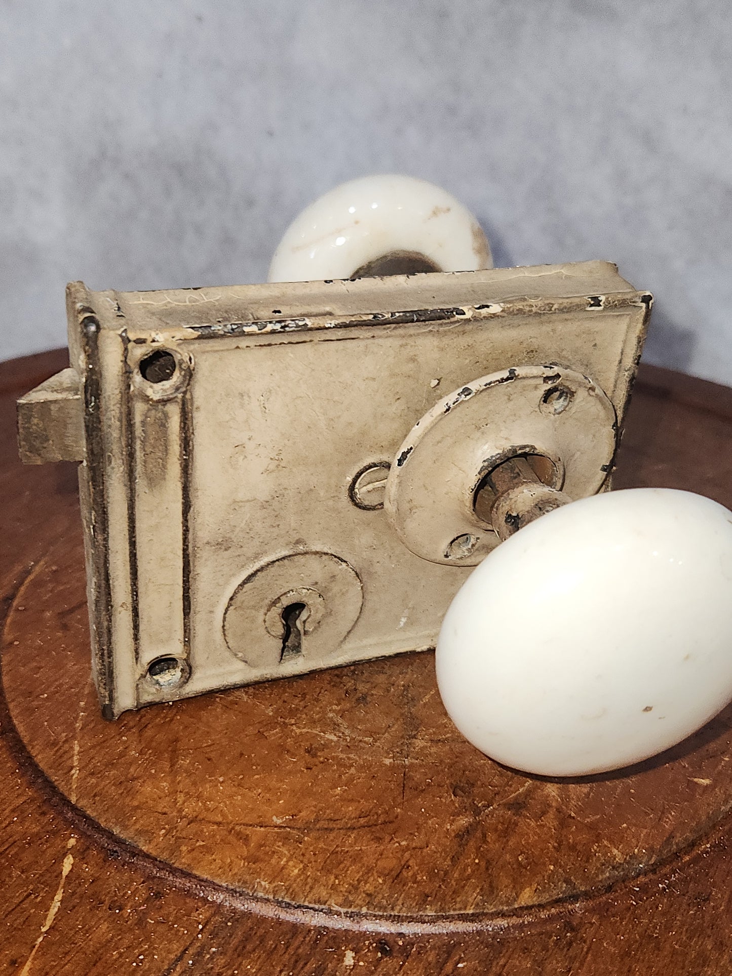 Kn6 Antique White Door Knob and Lock Set kn6