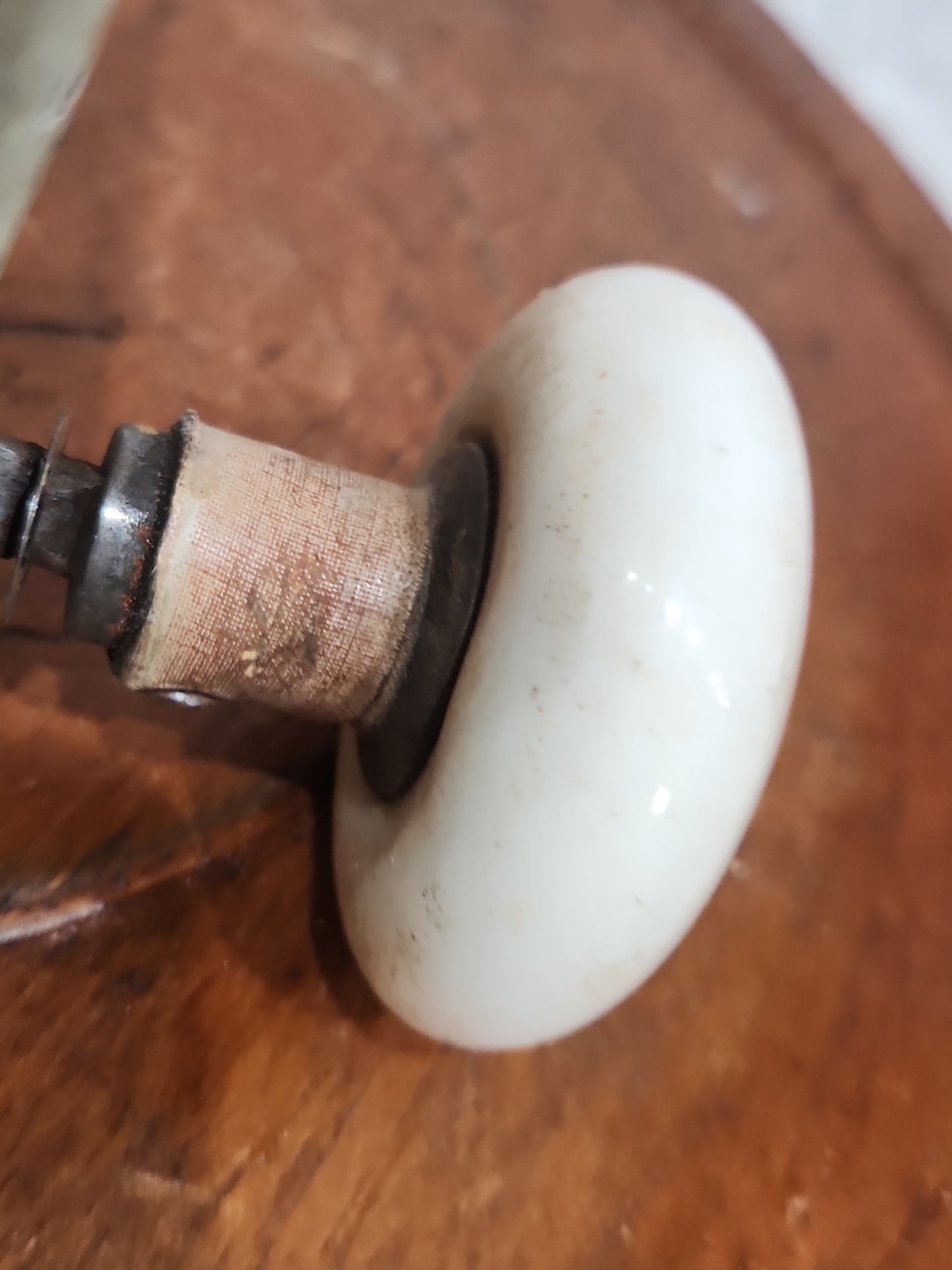 Kn5 Antique White Door Knob and Lock Set kn5