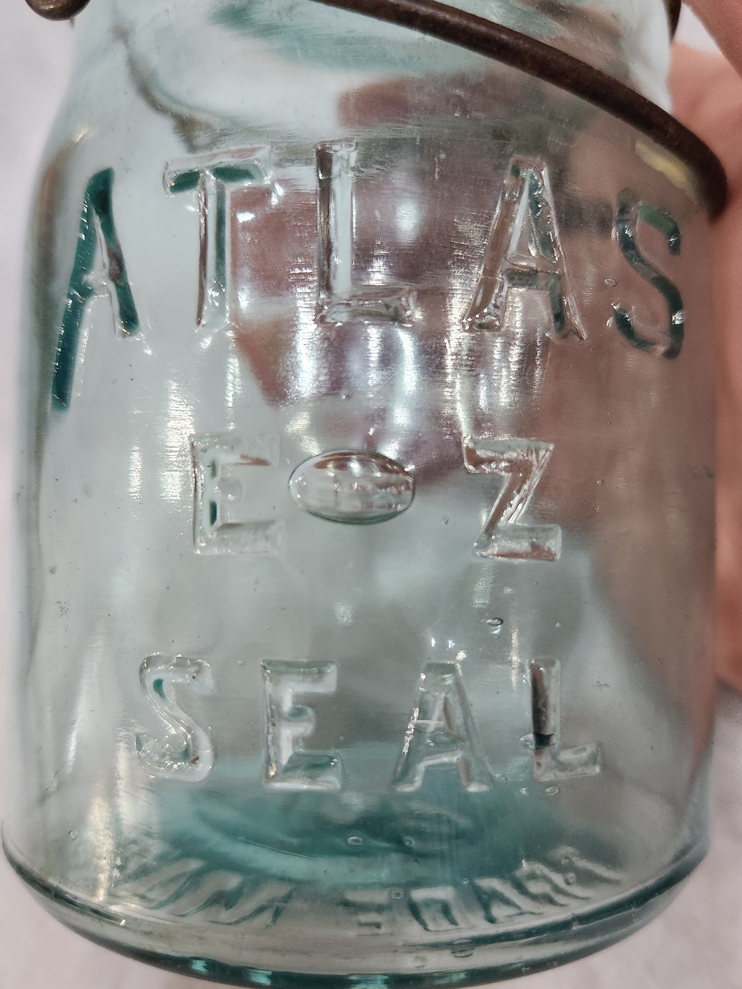 Vintage ATLAS E-Z SEAL Blue Mason Pint Jar glass lid Wire Bail Trade Mark Reg cornflower light aqua blue jar88