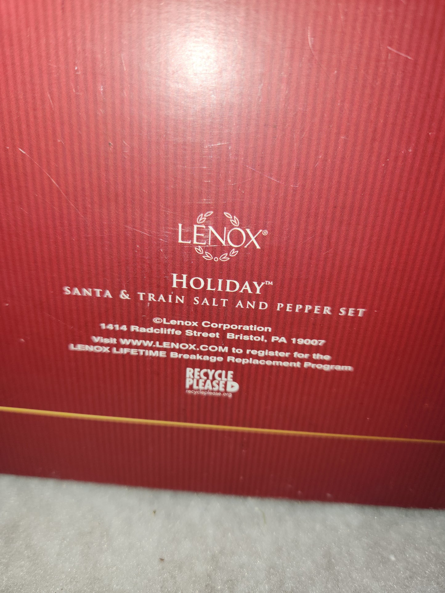 Lenox Holiday Santa Train Bear Salt & Pepper Set. Sps10