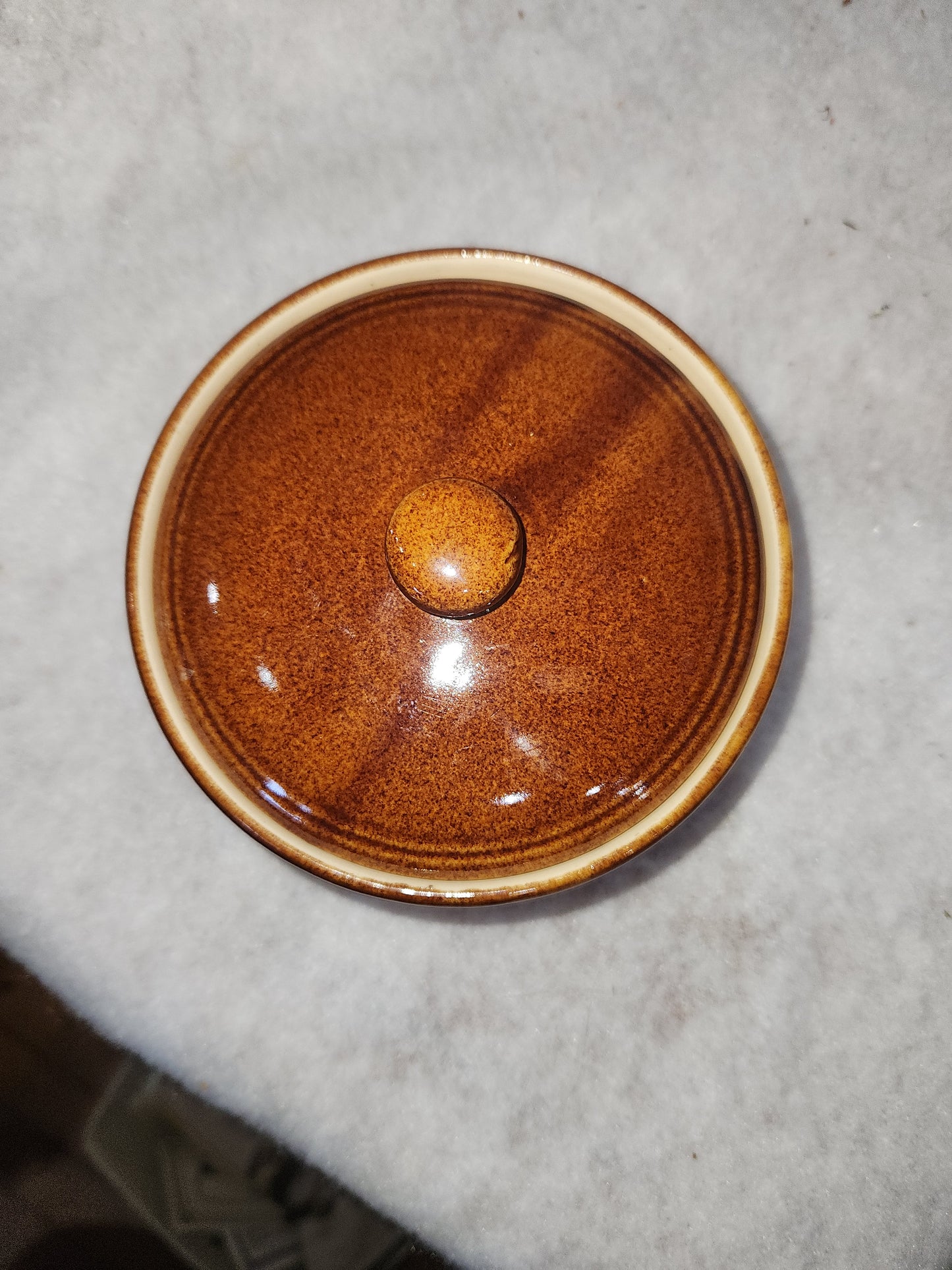 Vintage brown stoneware 1/2 pint crock with lid pot60
