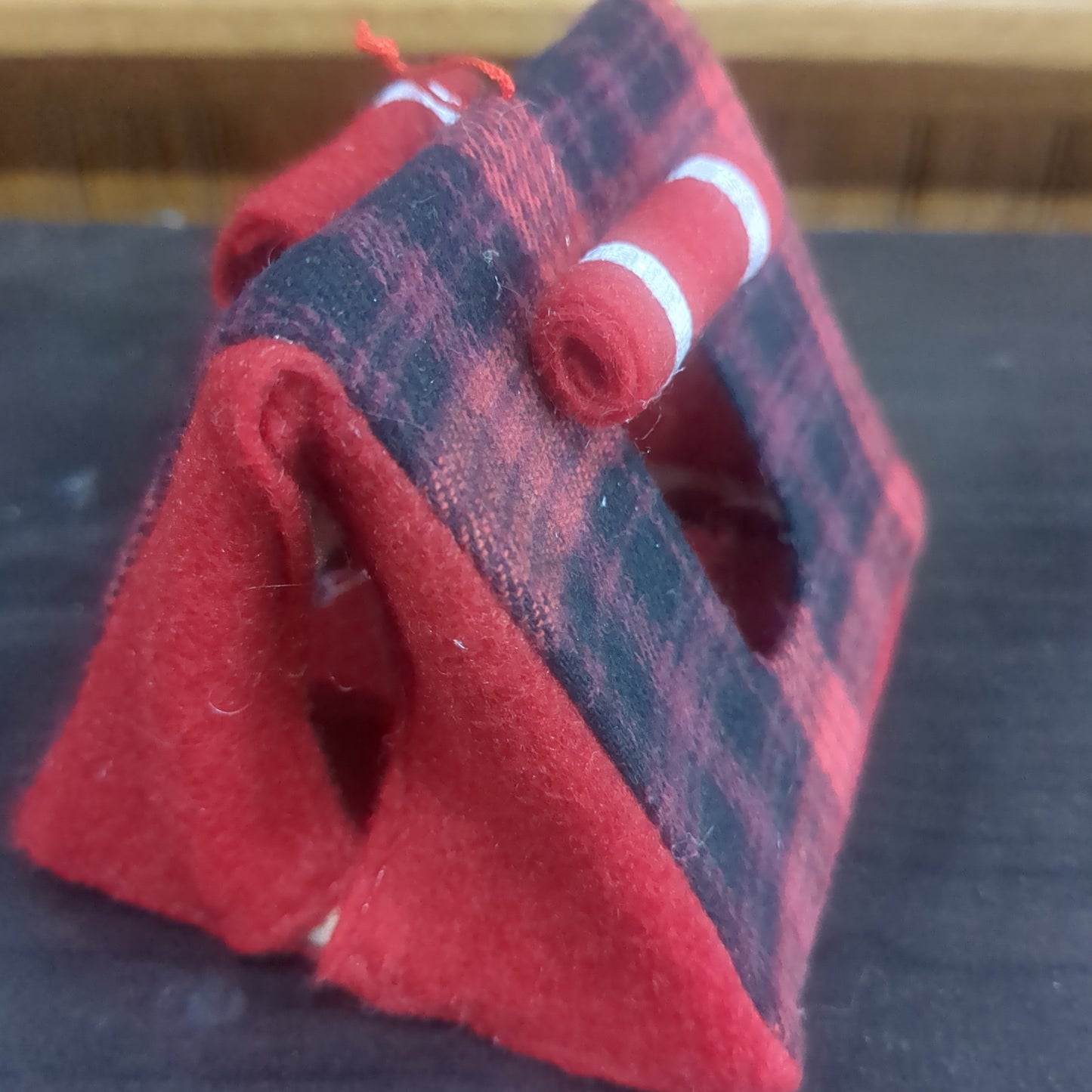 Ornament Plaid fabric tent with rolled window flaps, 5.5in