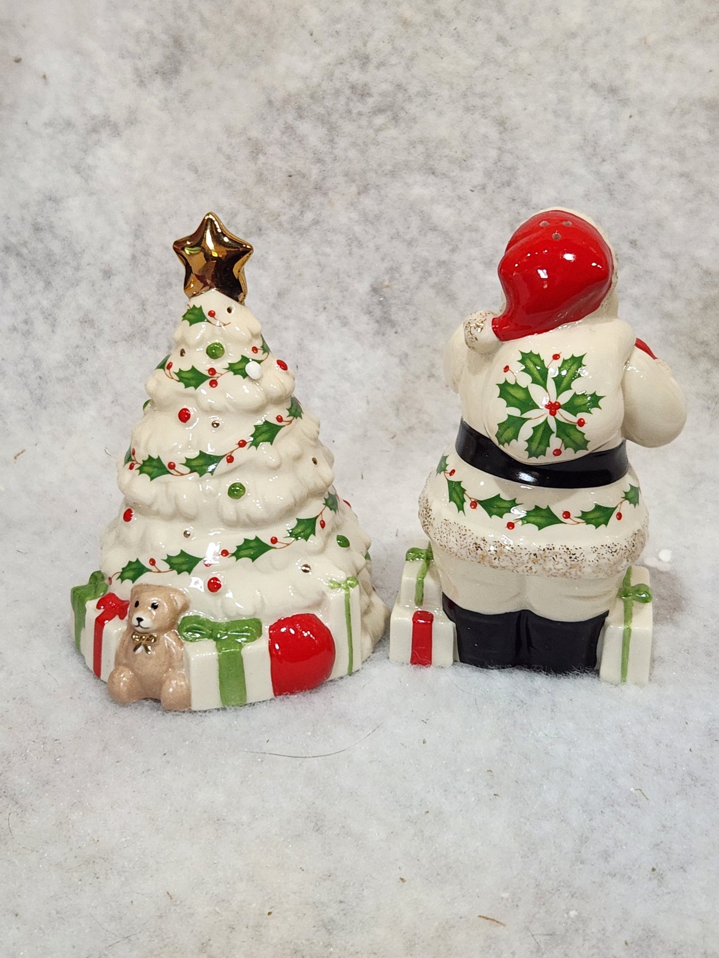 Holiday Lenox tree & Santa Salt & Pepper Set Sps9