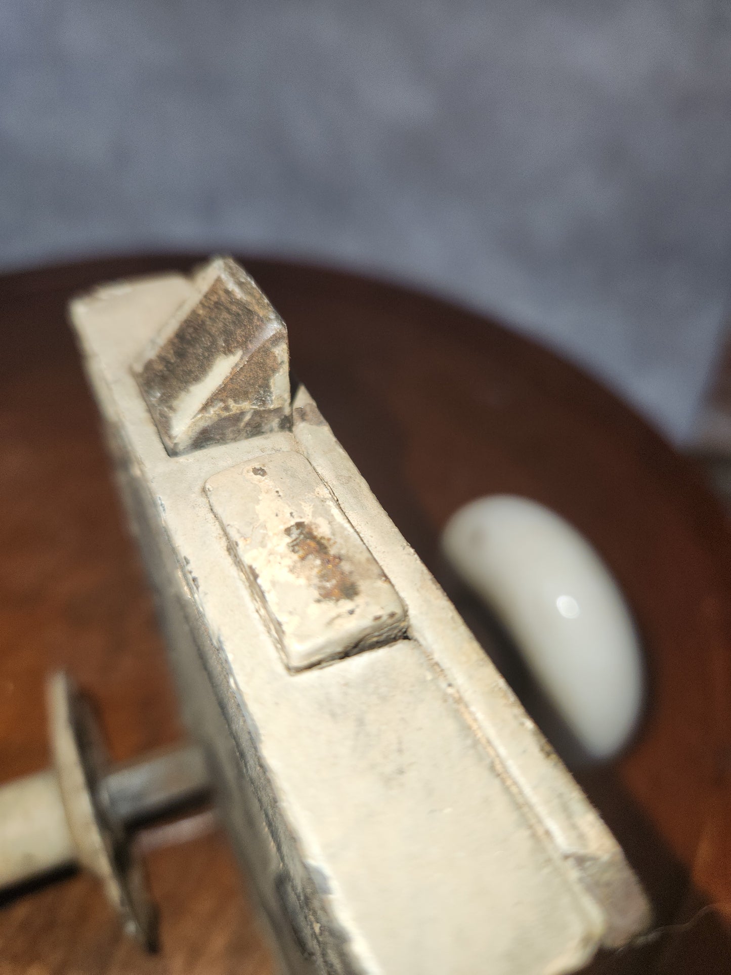 Kn5 Antique White Door Knob and Lock Set kn5