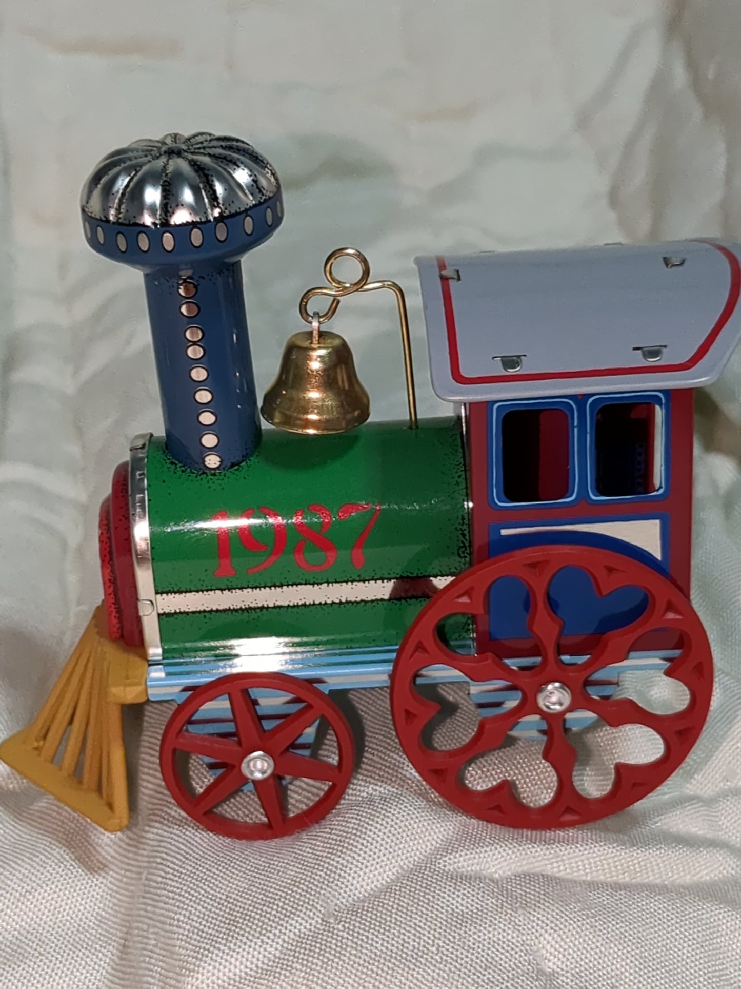 Vintage 1987 Hallmark tin locomotive series train #6 HH298