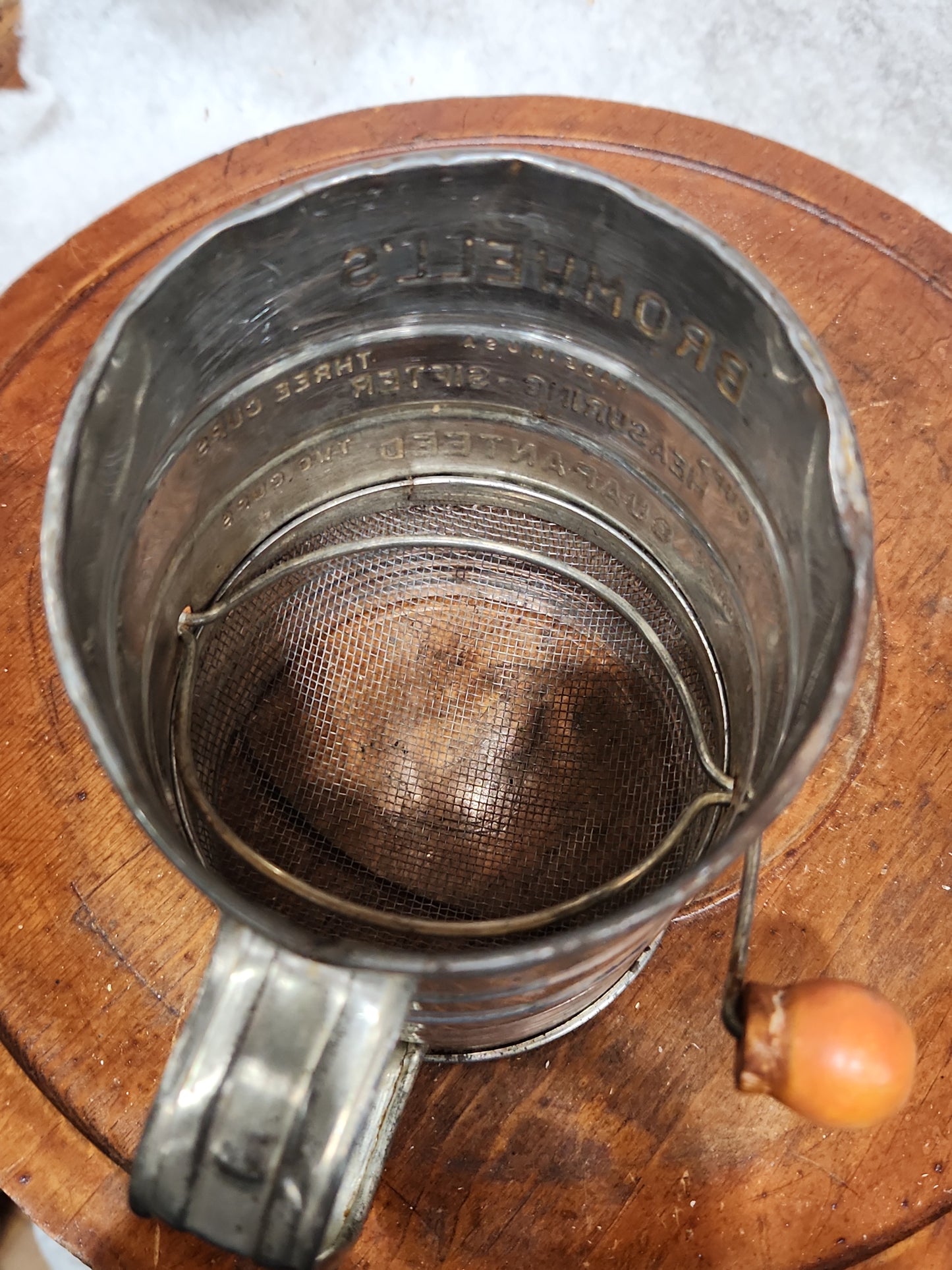 Vintage Bromwell’s 3 Cup Crank Handle Sifter metal and wood crank fs90